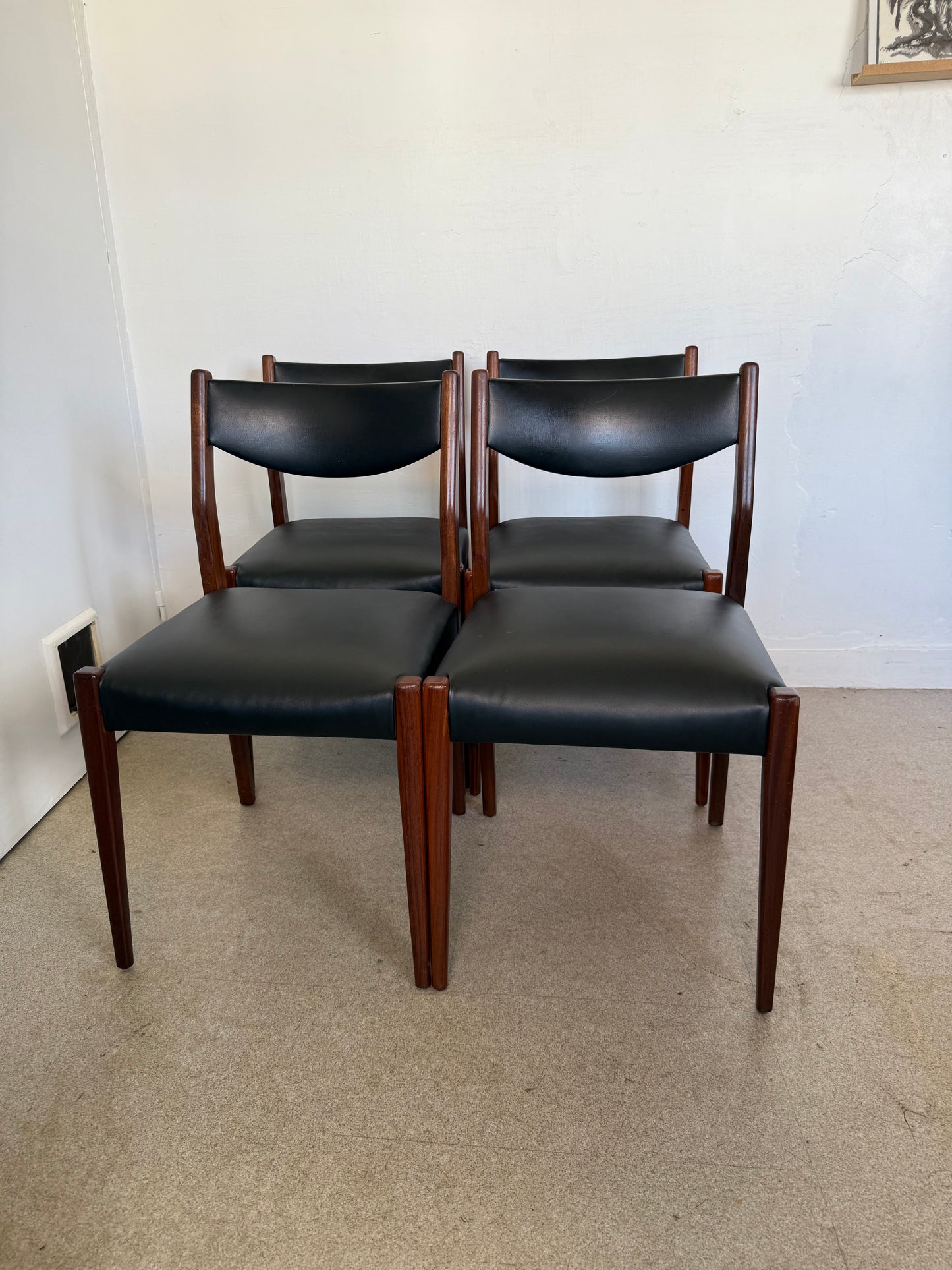 Lot de 4 chaises scandinaves vintage