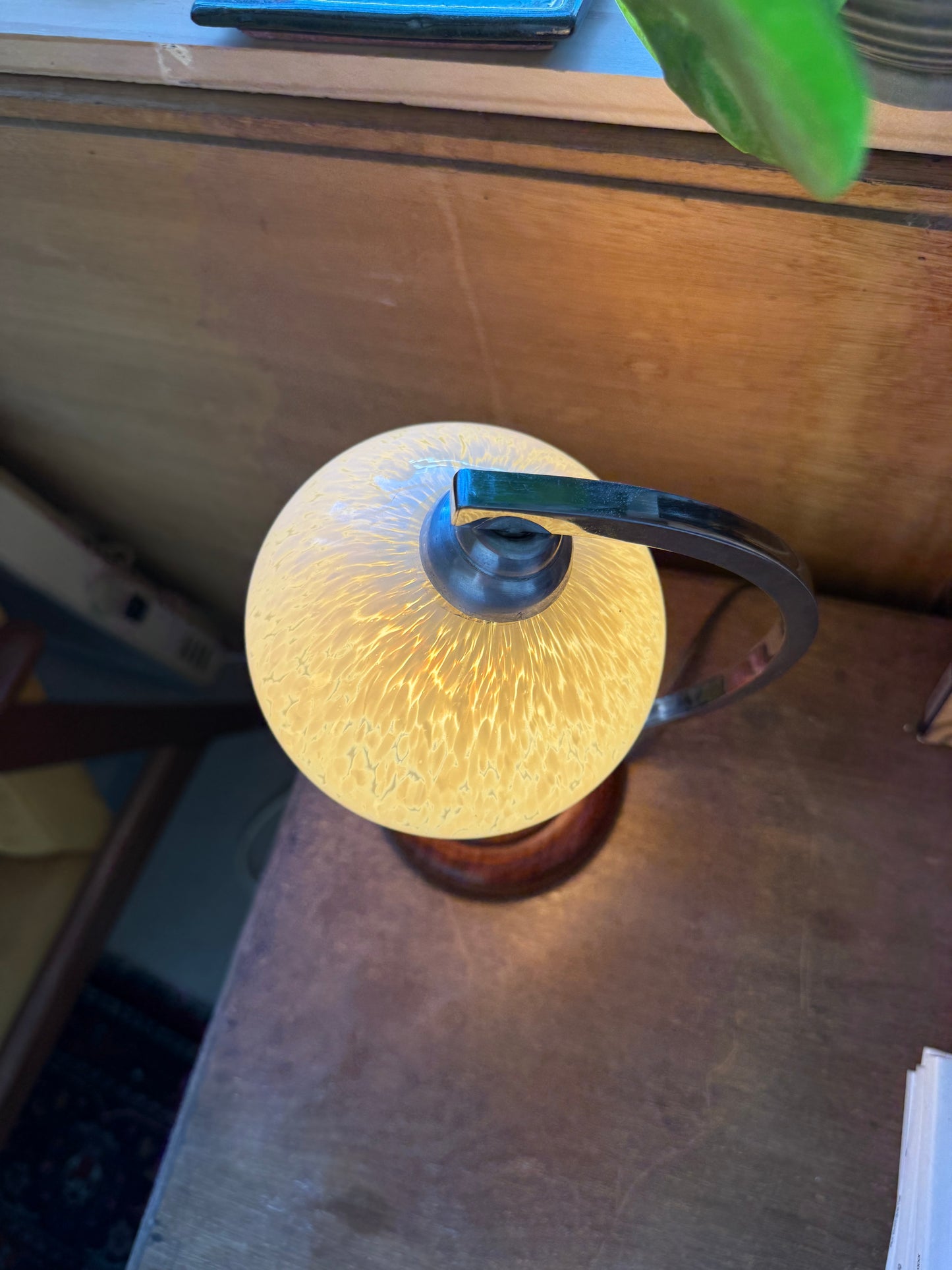 Lampe à poser / chevet art déco vintage bois métal et verre de Clichy