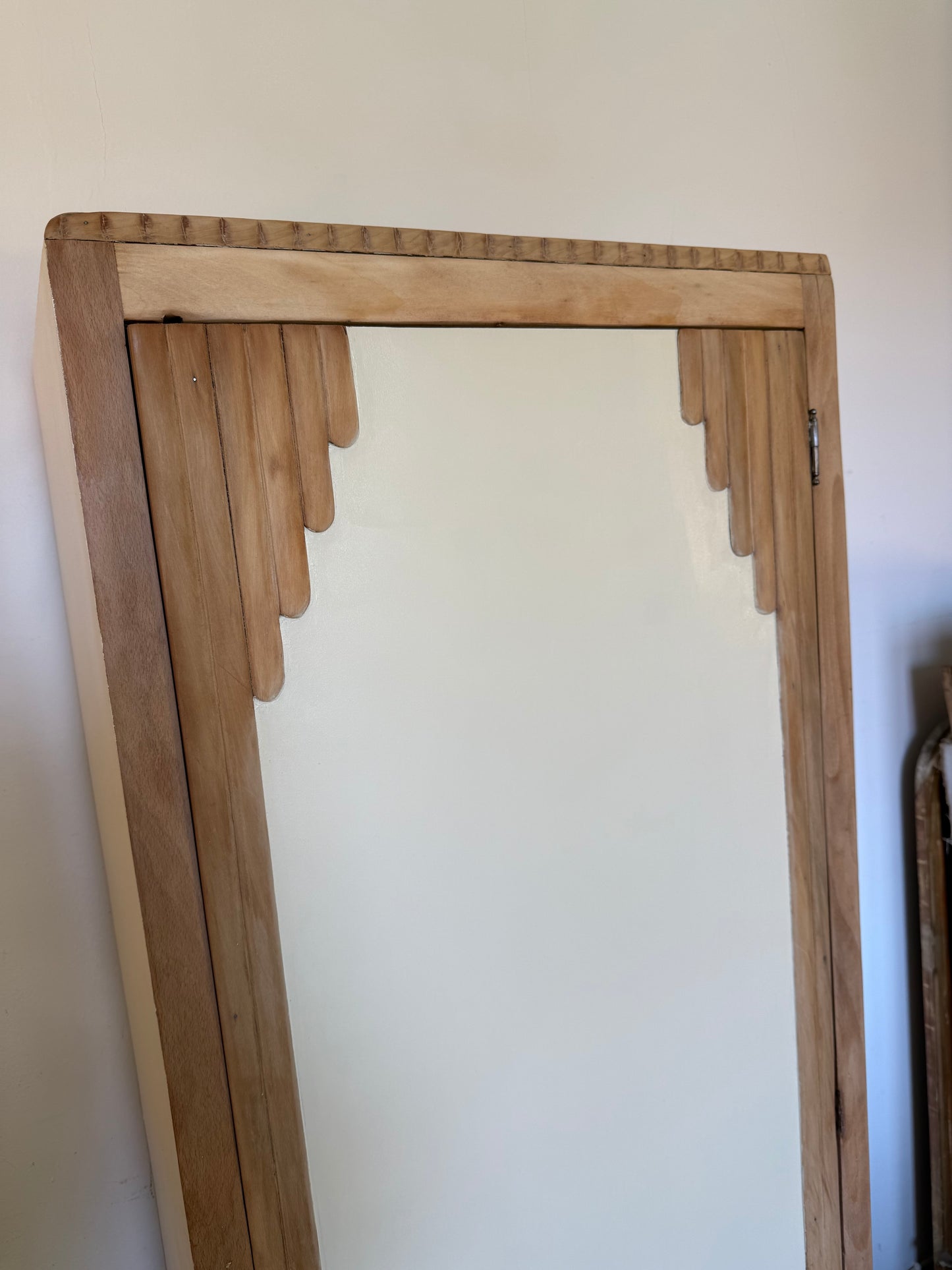 Armoire bonnetière art déco vintage