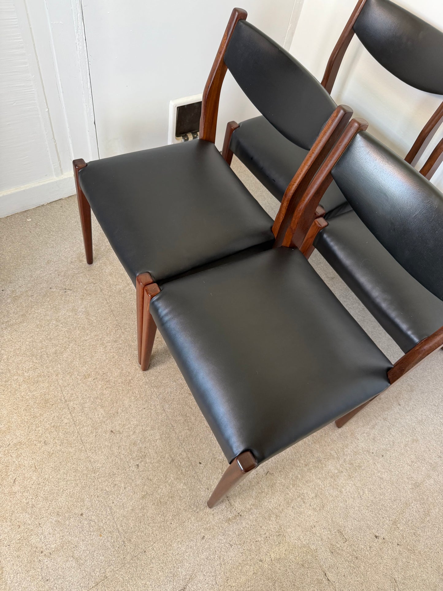 Lot de 4 chaises scandinaves vintage