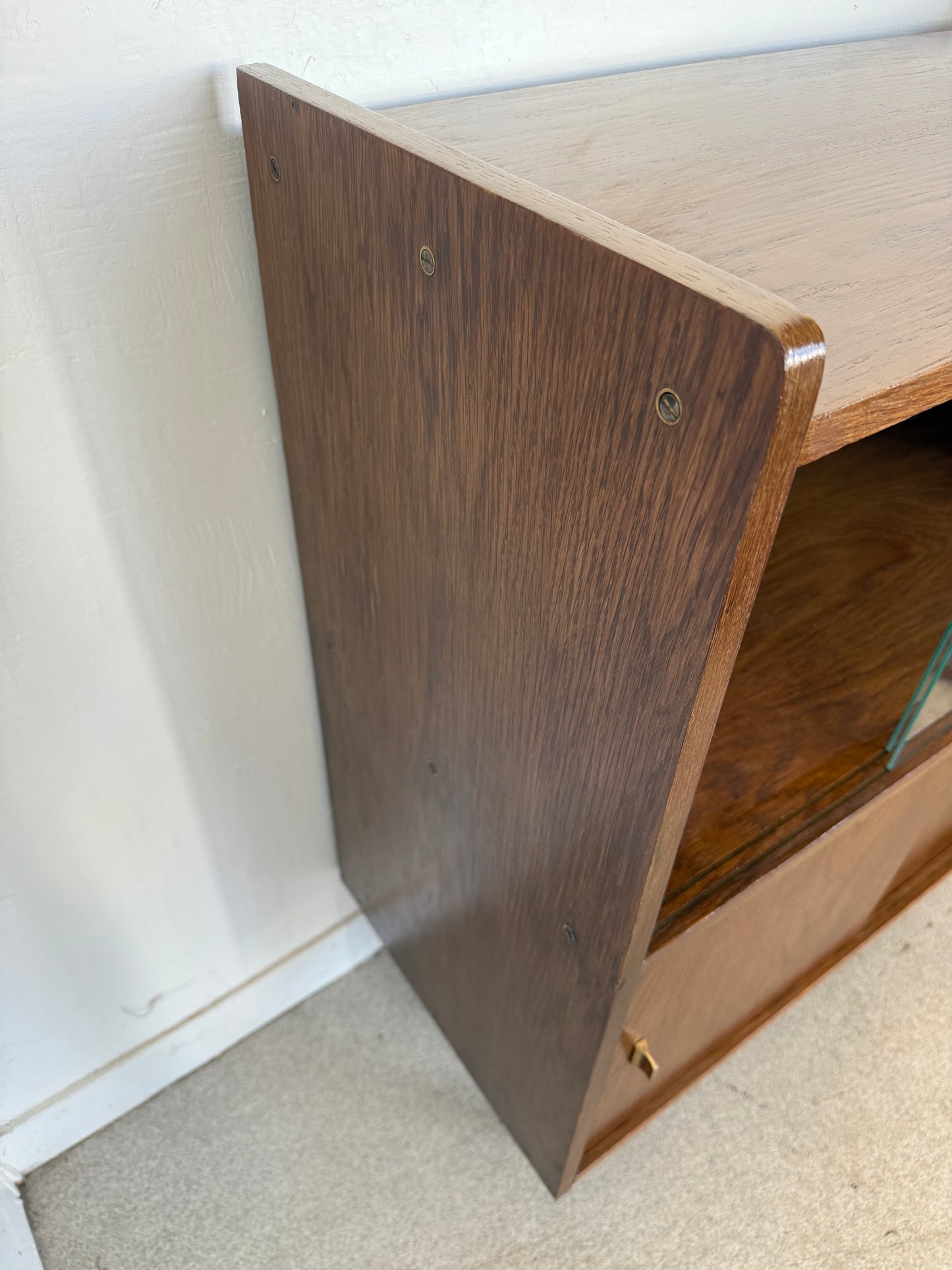 Buffet vaisselier vintage placage chêne