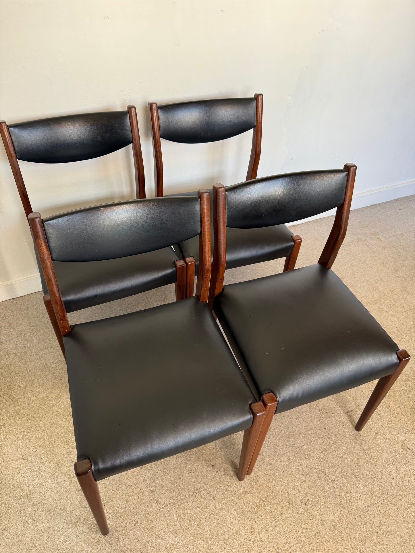 Lot de 4 chaises scandinaves vintage