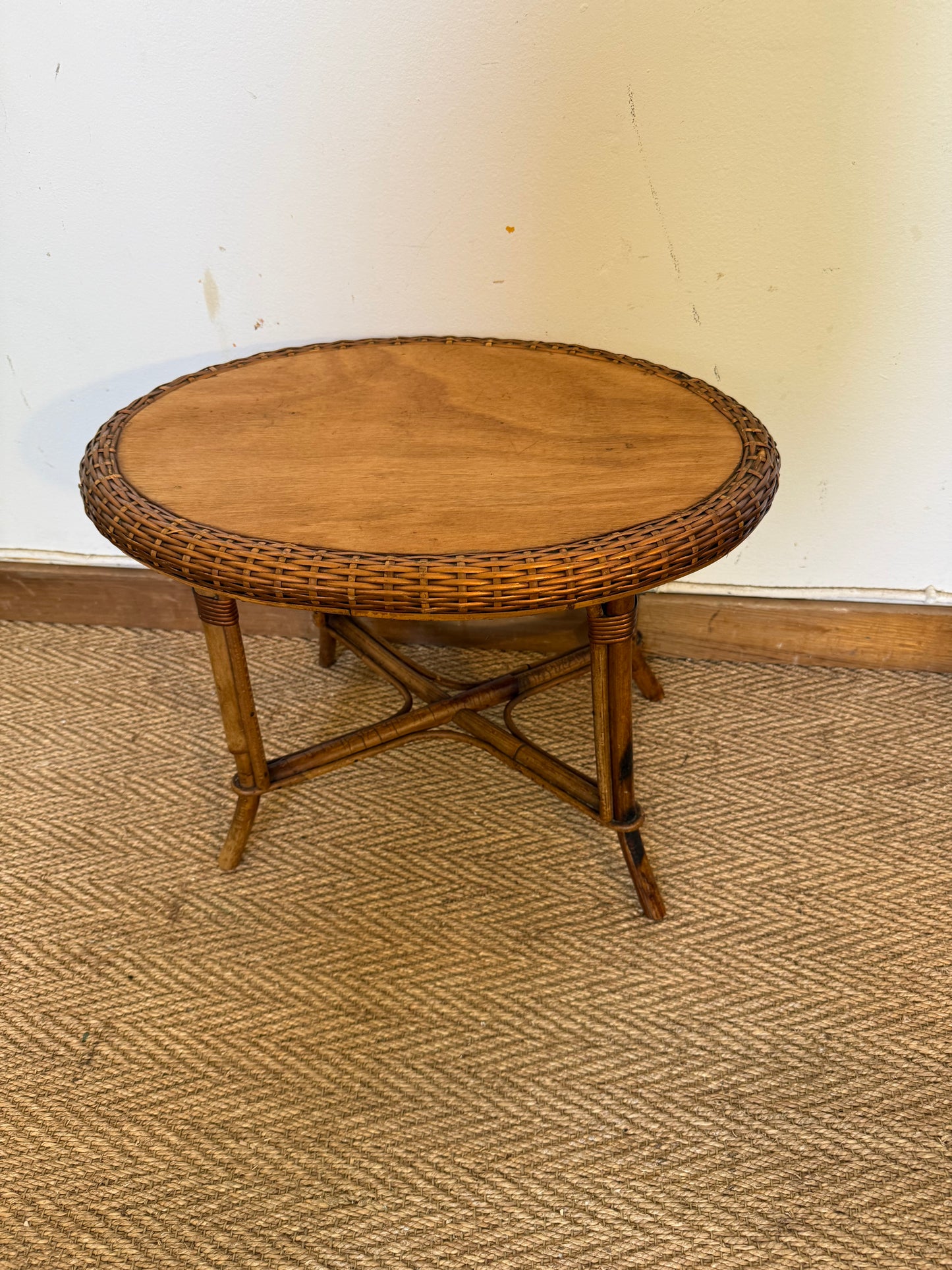Table d’appoint en rotin vintage