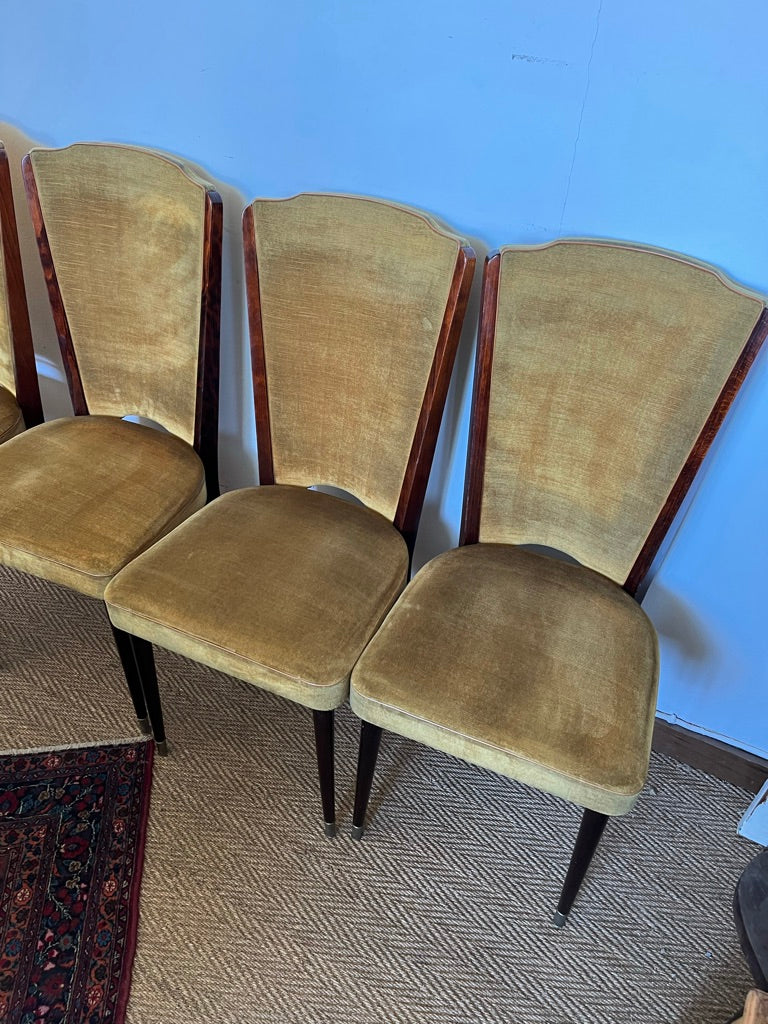 4 Chaises vintage en velours moutarde et bois