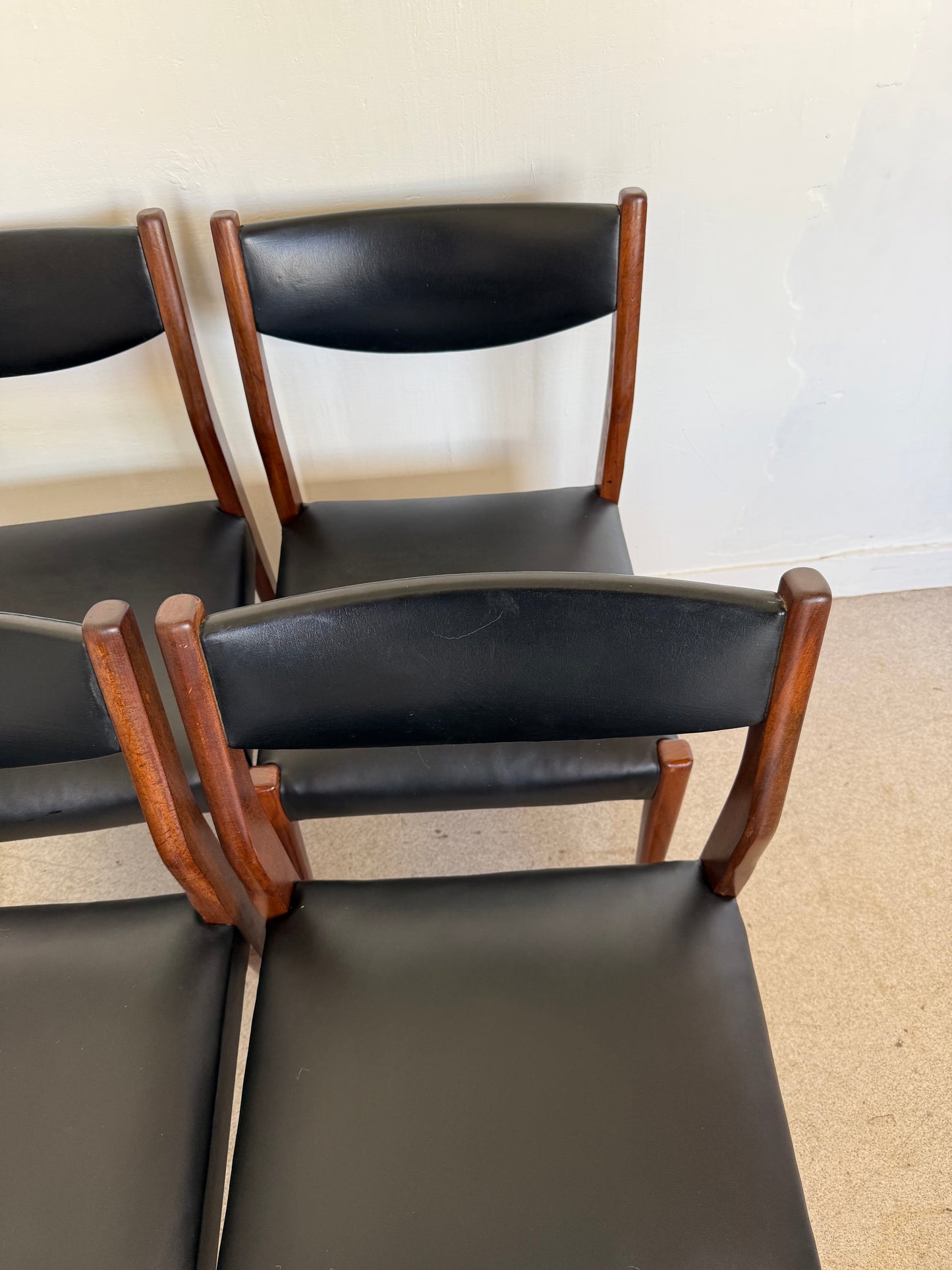 Lot de 4 chaises scandinaves vintage