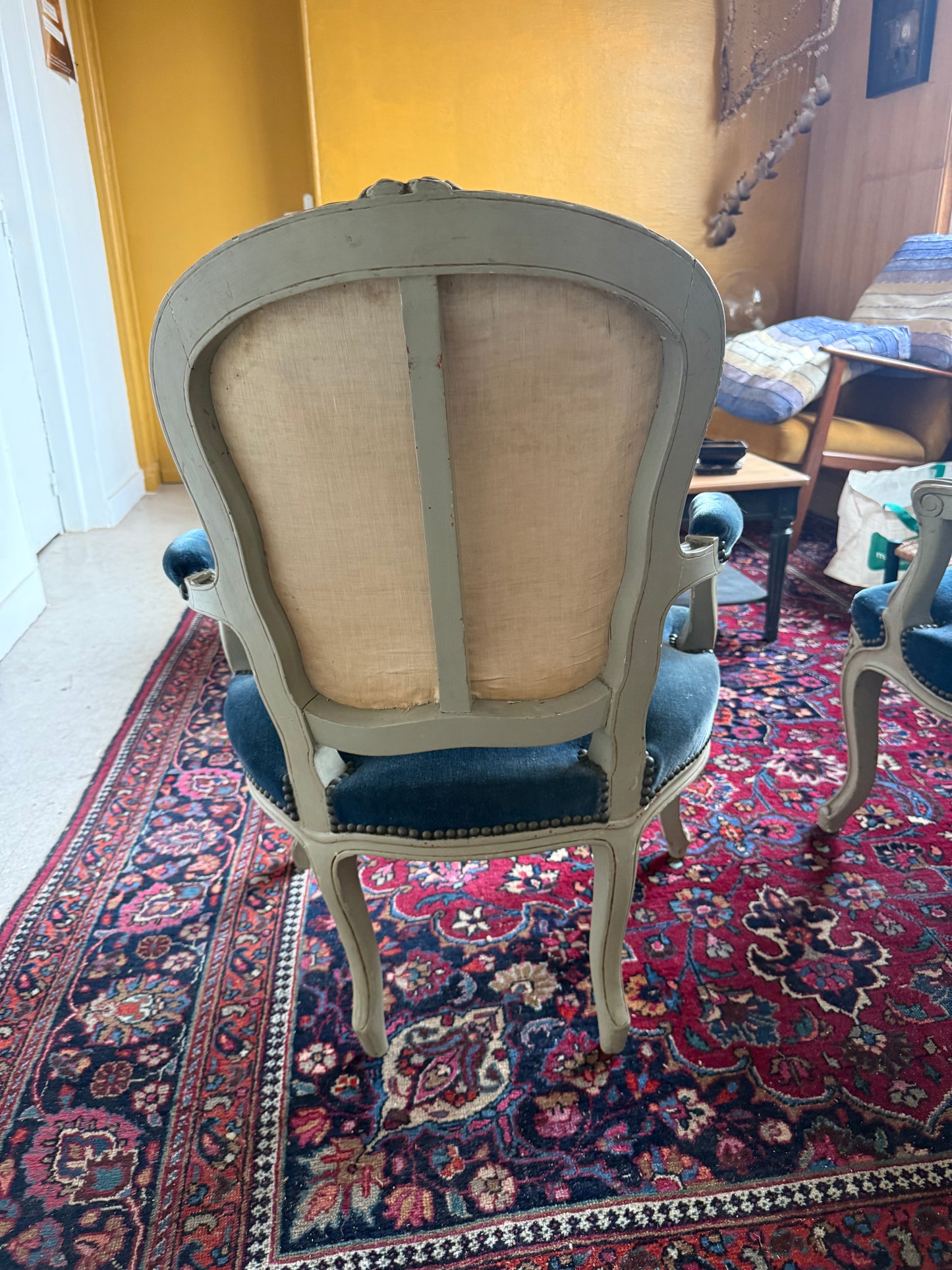 Paire de fauteuils cabriolet style Louis XV