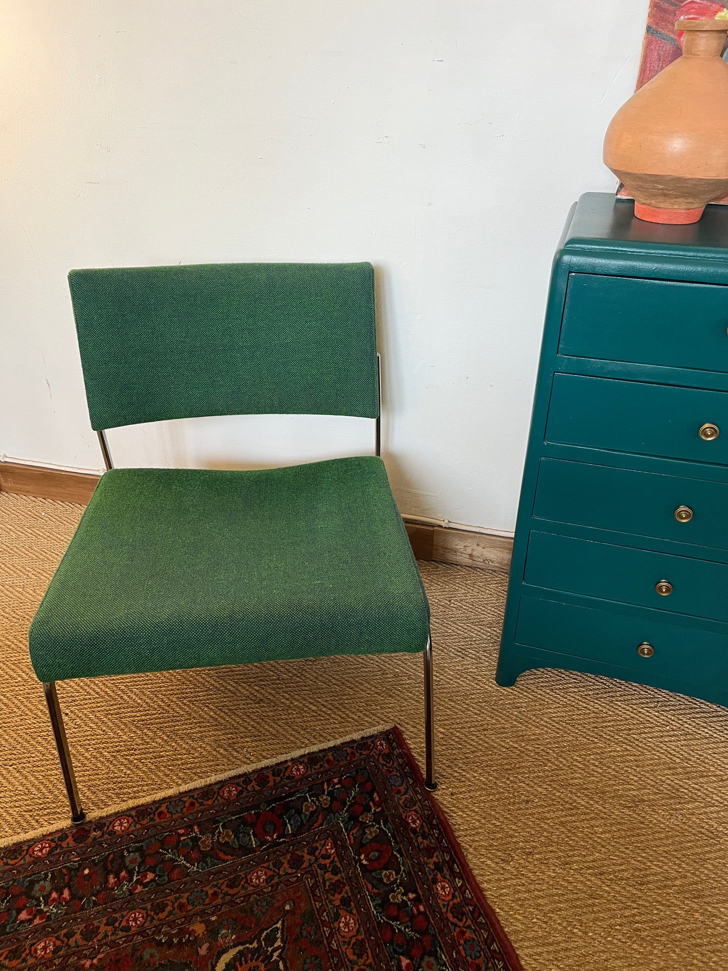 Fauteuil vintage piètement chromé et tweed vert