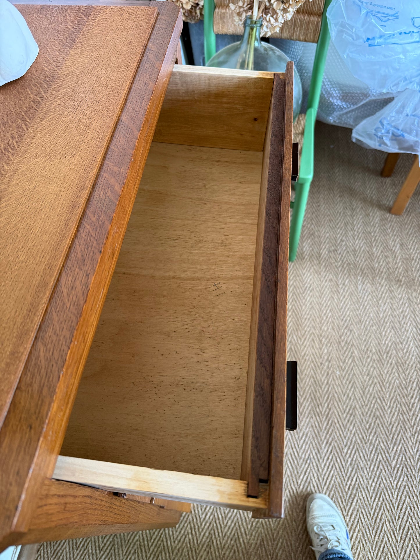 Chiffonnier commode vintage en chêne et placage chêne