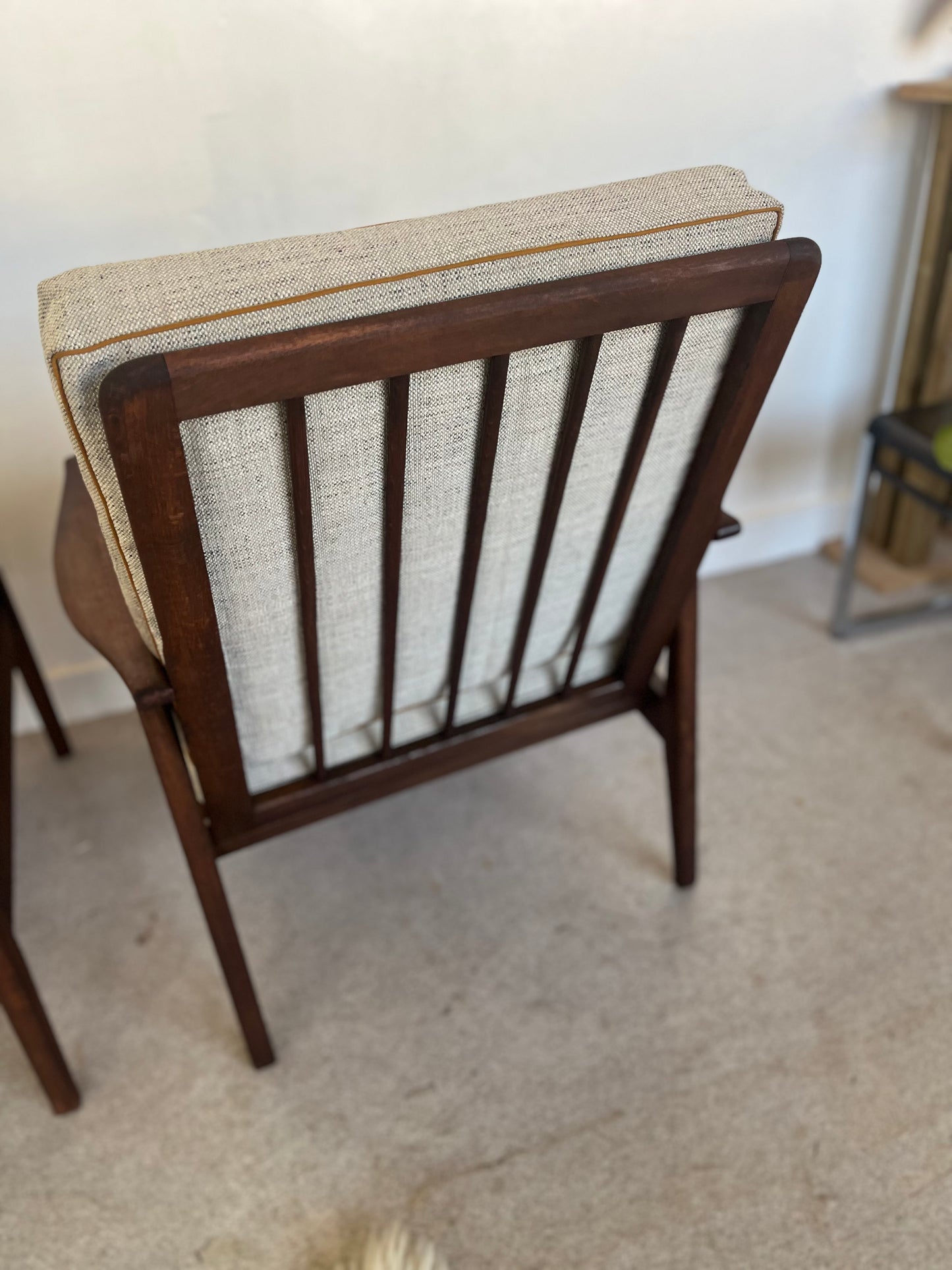 Paire de fauteuils vintage style scandinave restaurés