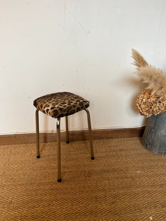 Tabouret chrome et léopard vintage