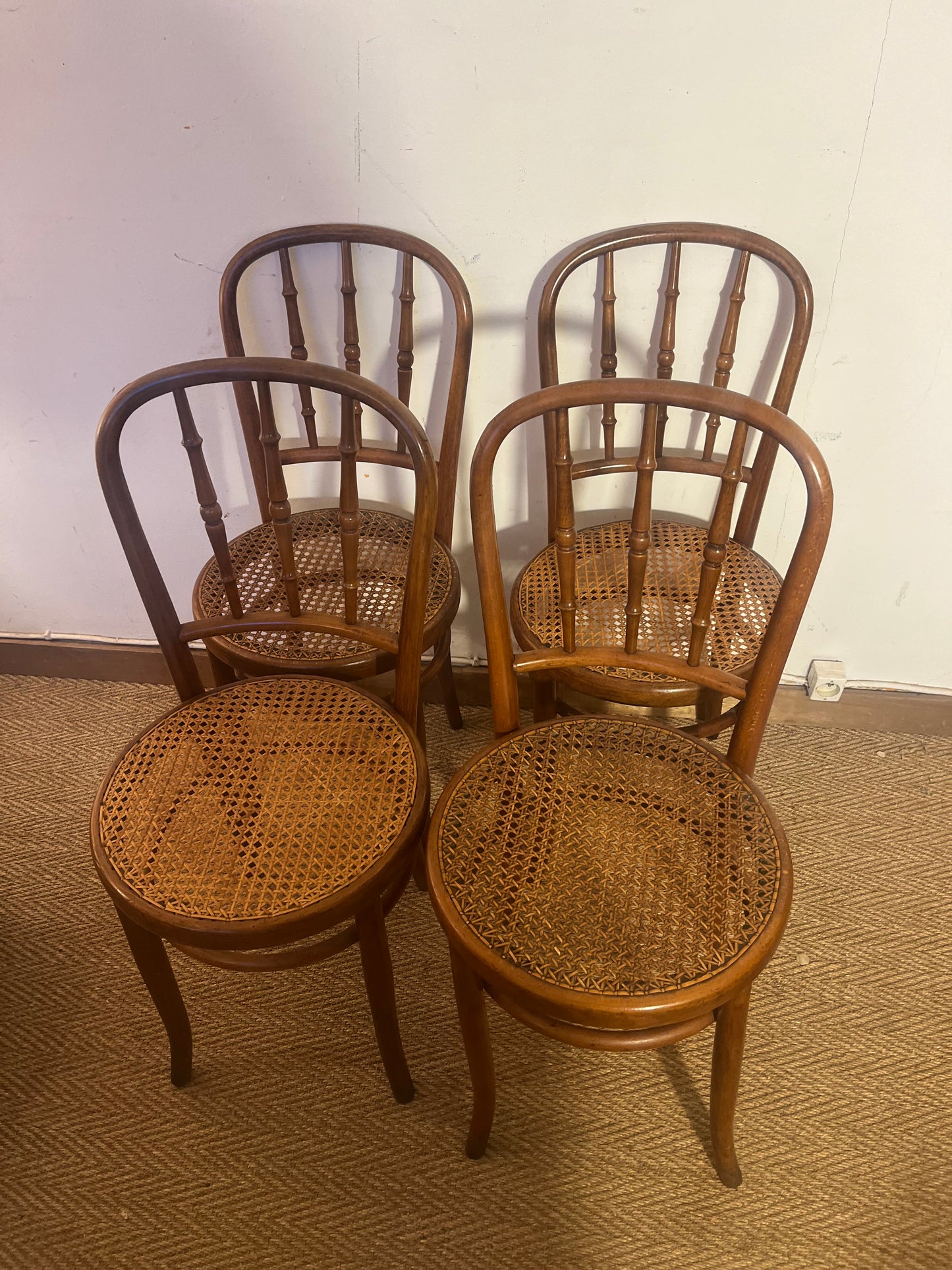 Lot de 4 chaises bistrots Fischel bois courbé et cannage