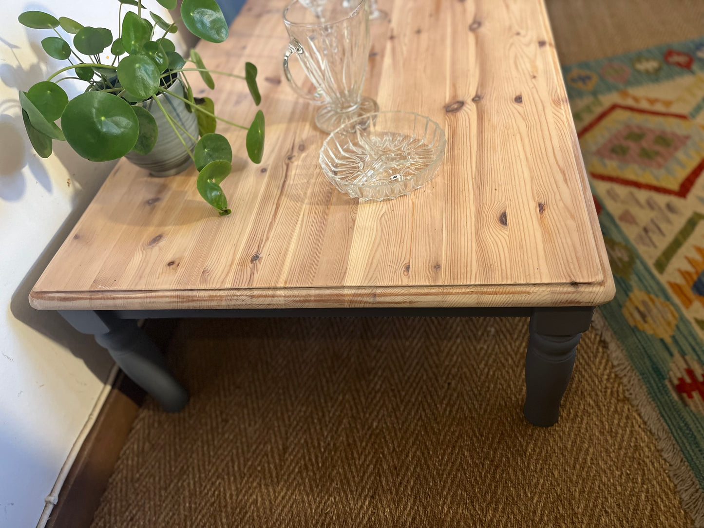 Grande table basse en bois type table de ferme