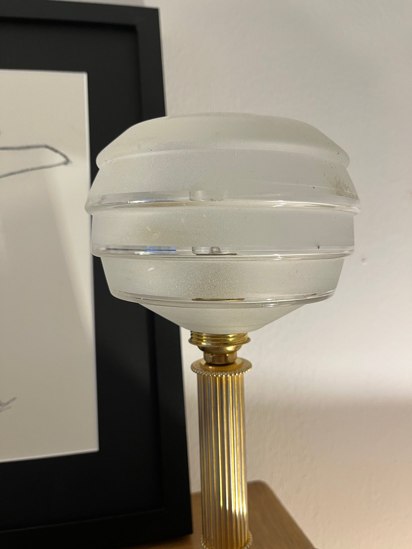 Lampe à poser en laiton et verre poli années 40