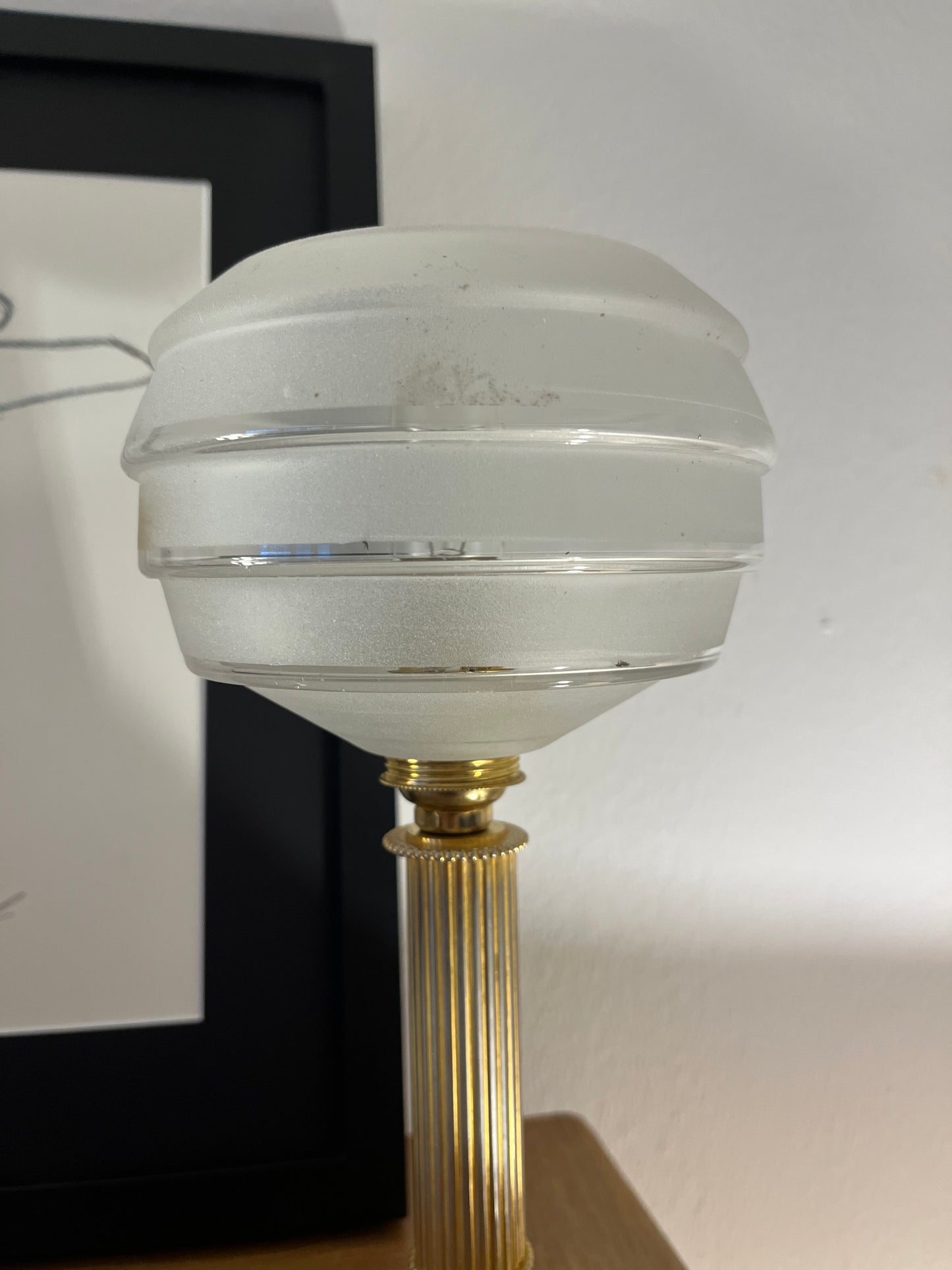 Lampe à poser en laiton et verre poli années 40