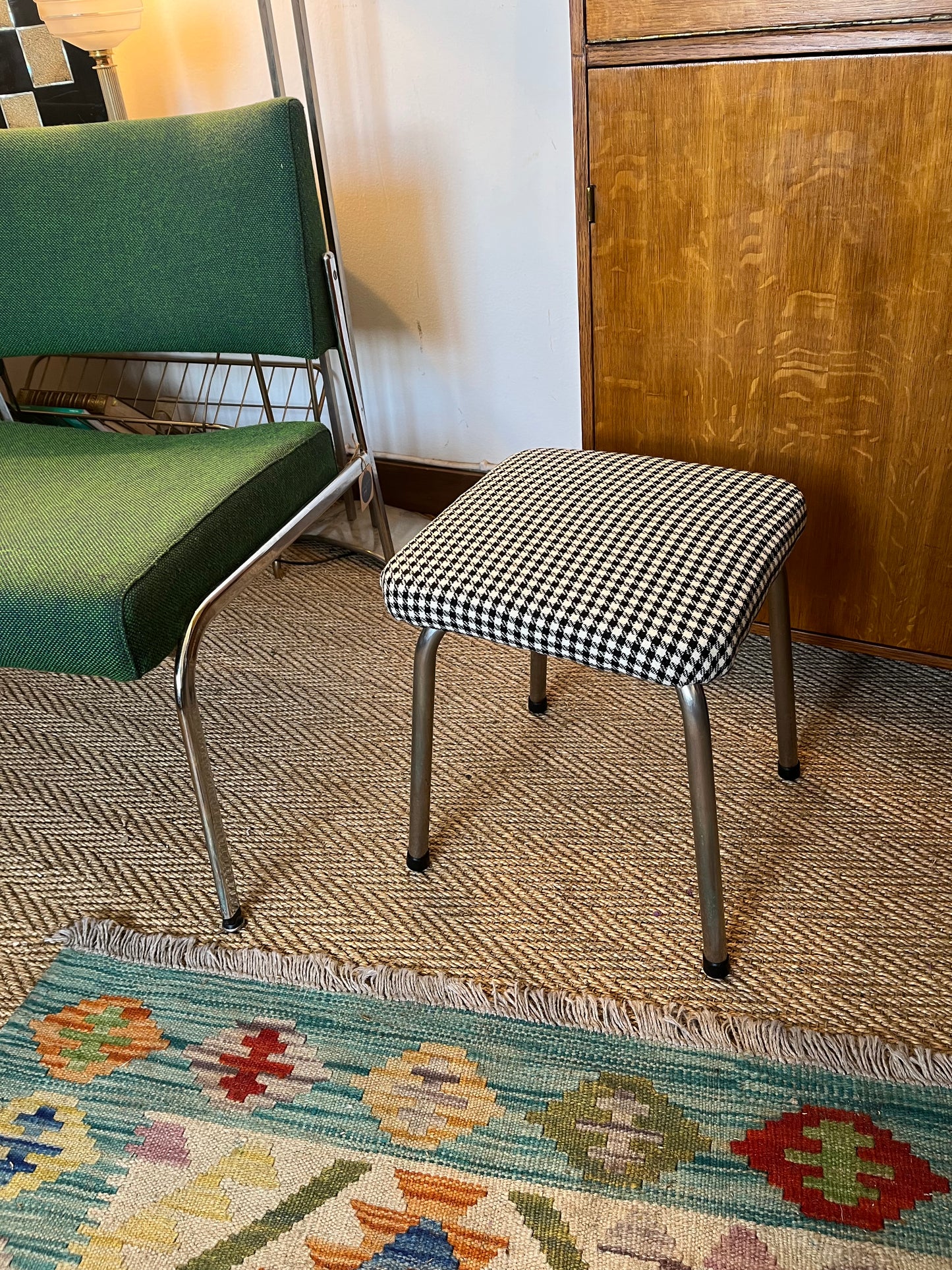 Tabouret vintage chrome et tissu pied de poule