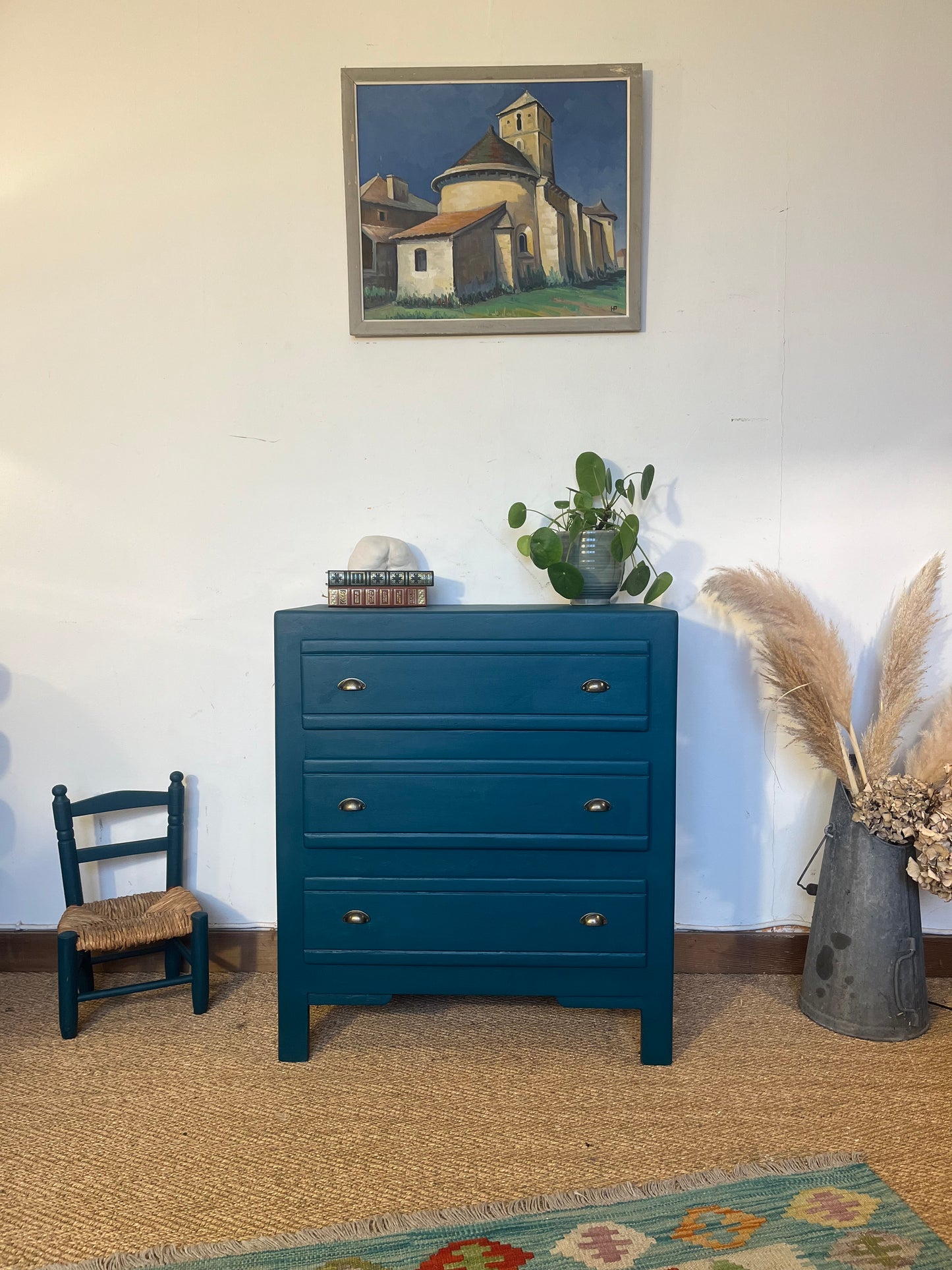 Commode vintage vert émeraude et poignées coquilles