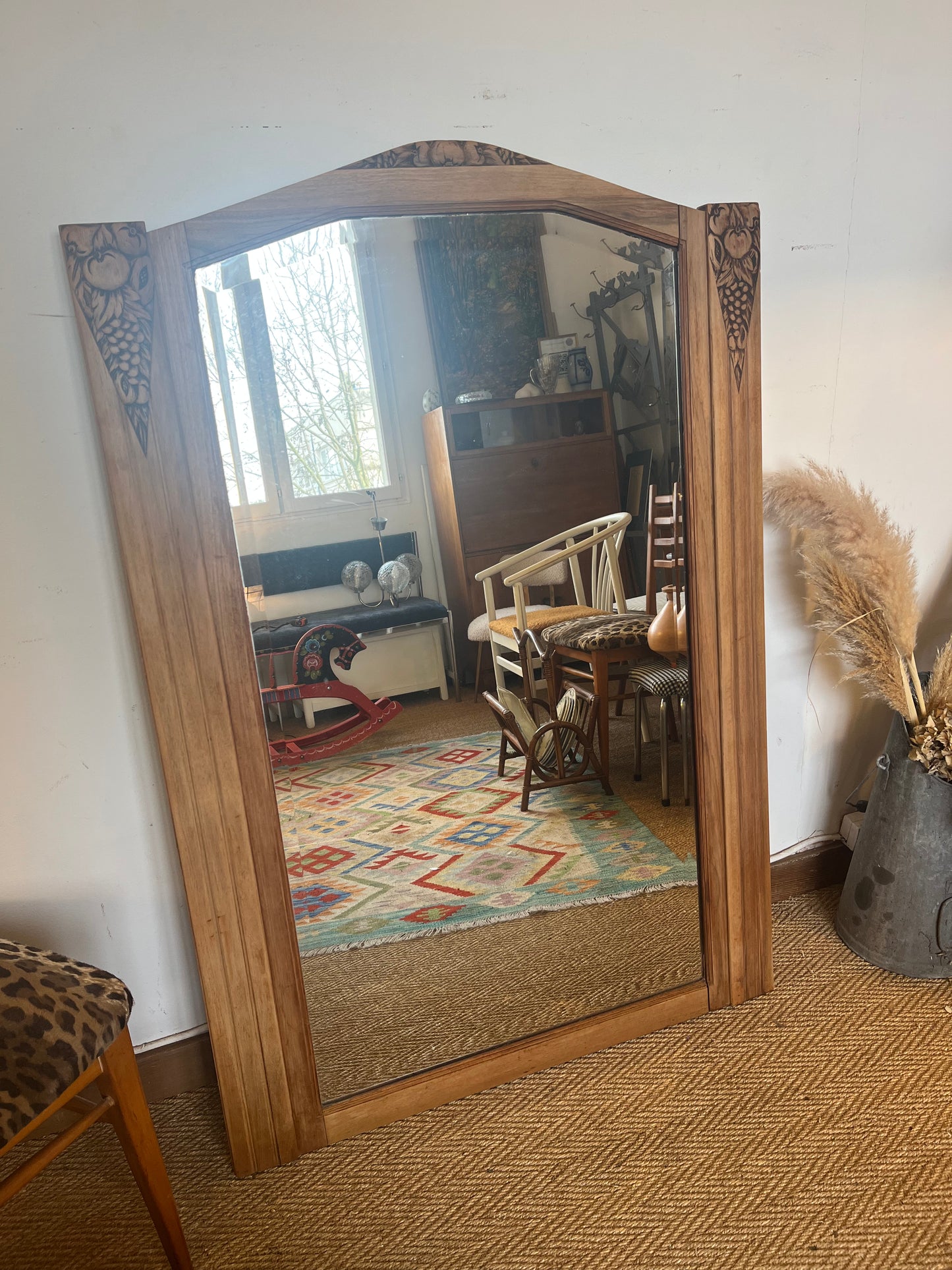 Grand miroir en bois ancien art déco et glace biseautée