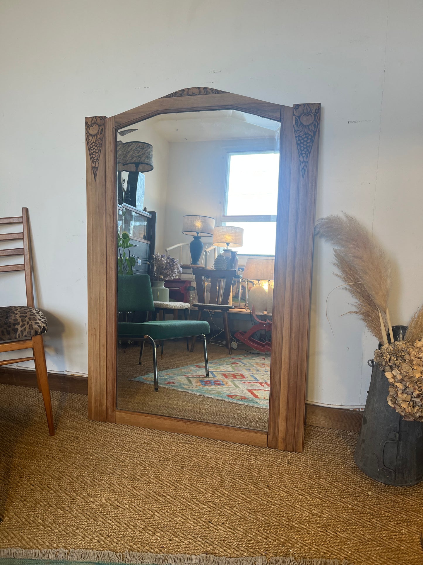 Grand miroir en bois ancien art déco et glace biseautée