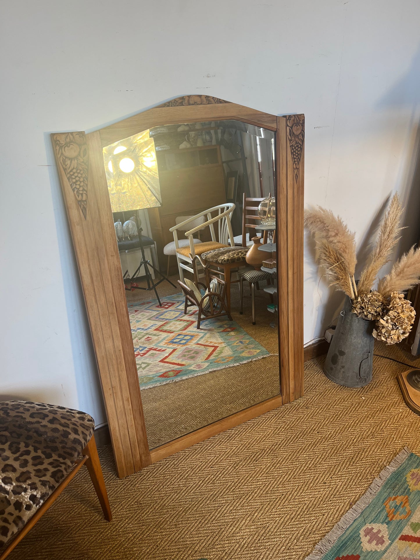 Grand miroir en bois ancien art déco et glace biseautée