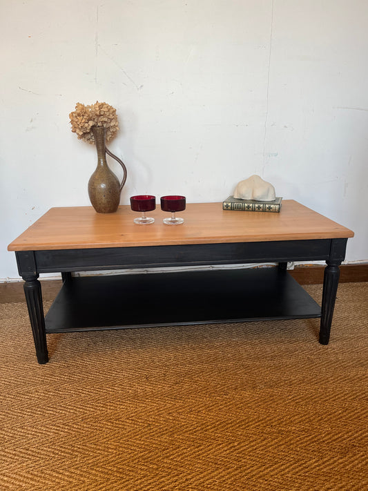 Table basse bois massif piétement noir patiné
