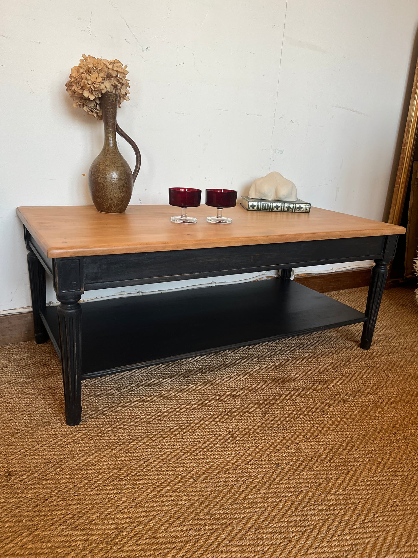 Table basse bois massif piétement noir patiné