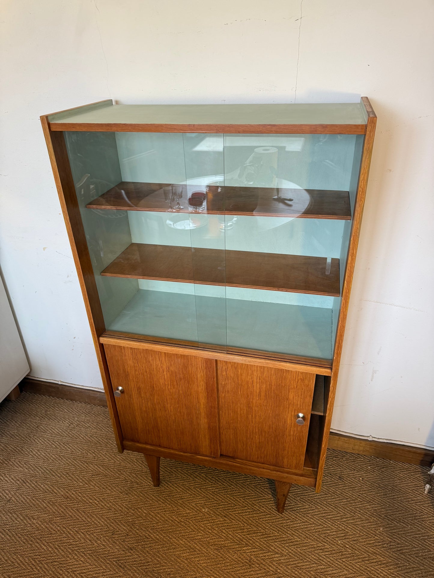 Vaisselier vitrine meuble de rangement vintage pieds compas placage teck