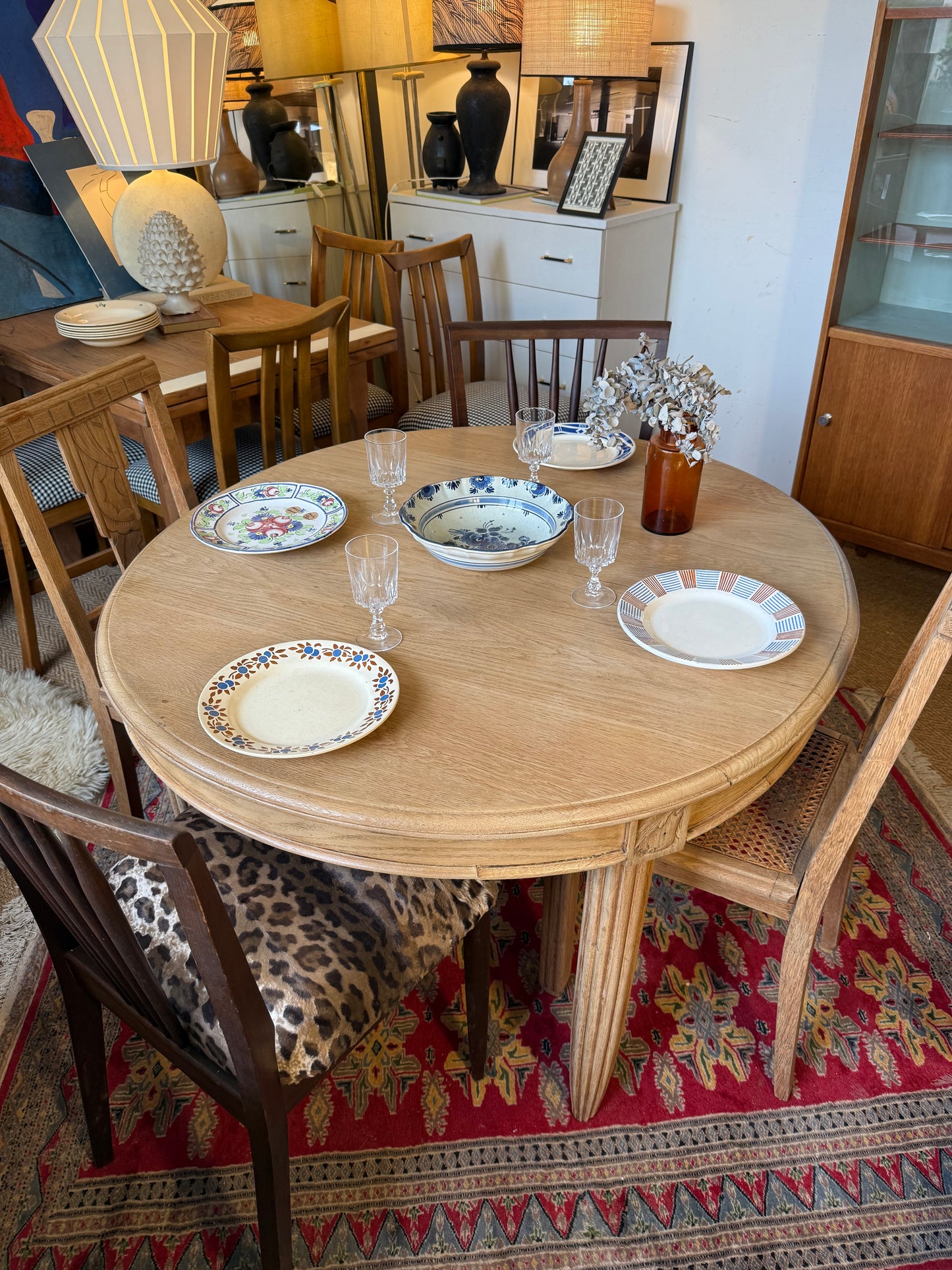 Table de salle à manger ovale art déco vintage en bois