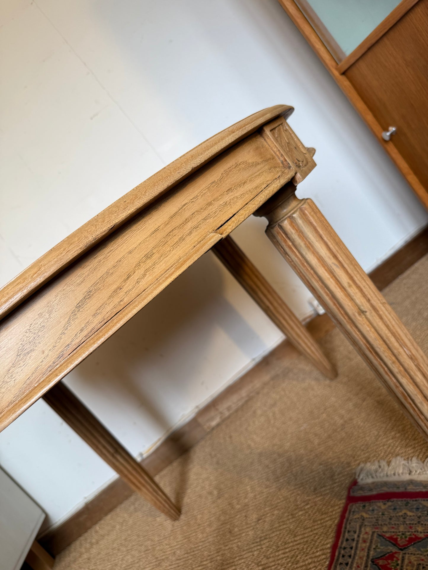 Table de salle à manger ovale art déco vintage en bois