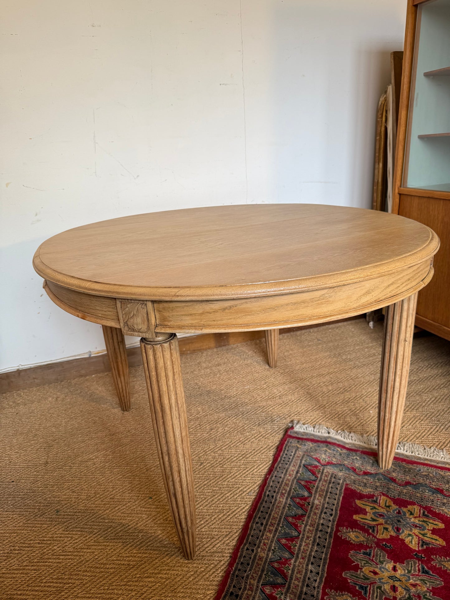 Table de salle à manger ovale art déco vintage en bois
