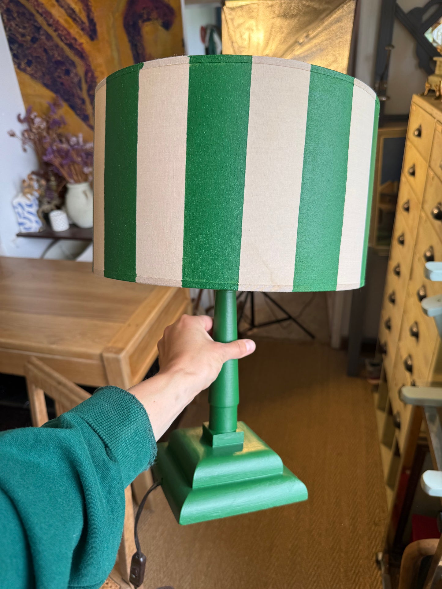 Paire de lampes de chevet vintage bois vert et abat jour rayé