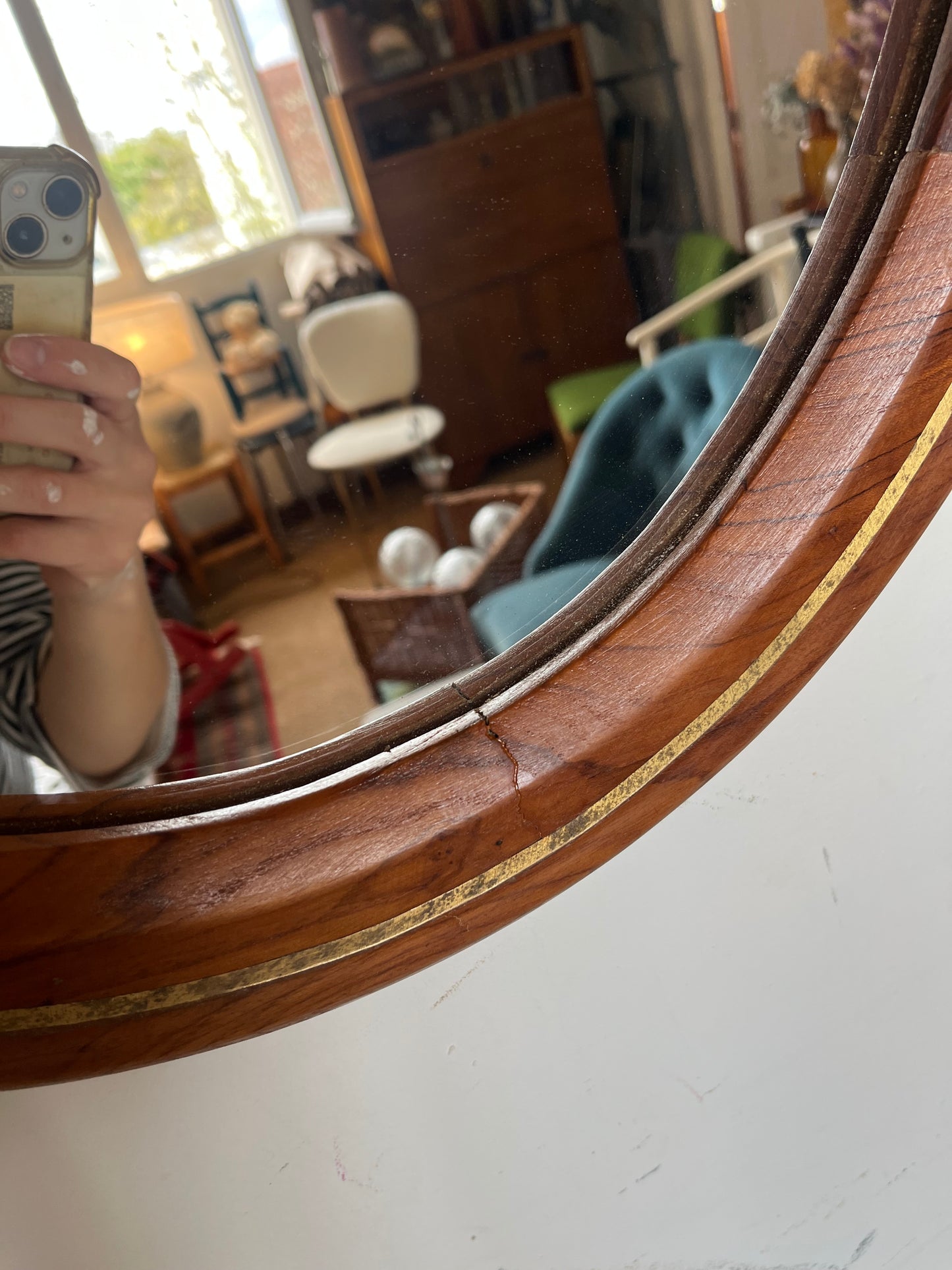 Miroir ovale vintage en bois et laiton