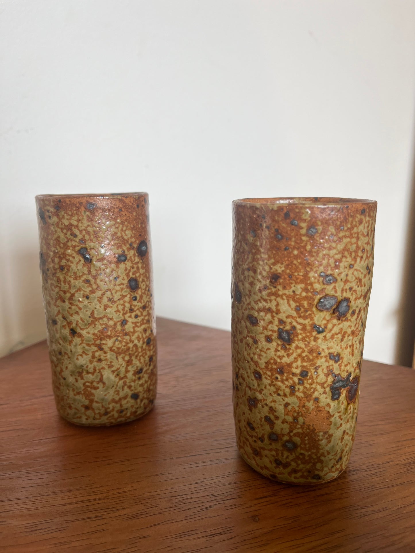 Trio de vases en grès pyrité