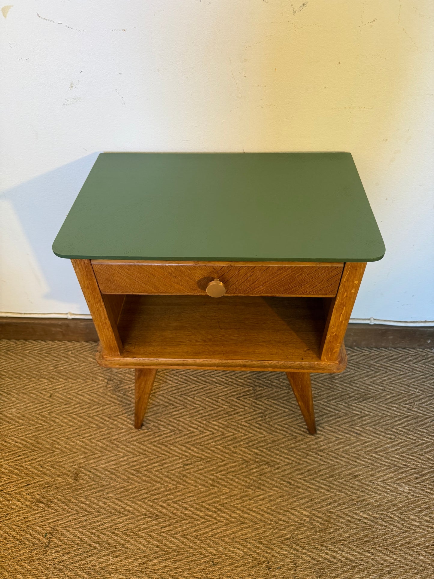 Table de chevet vintage pieds compas