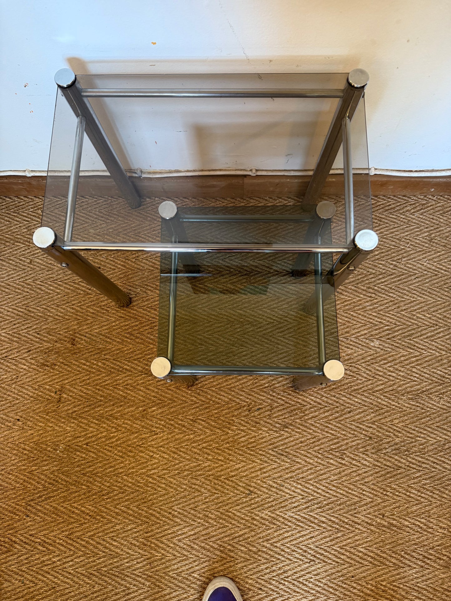 Duo de tables gigognes chrome et verre fumé