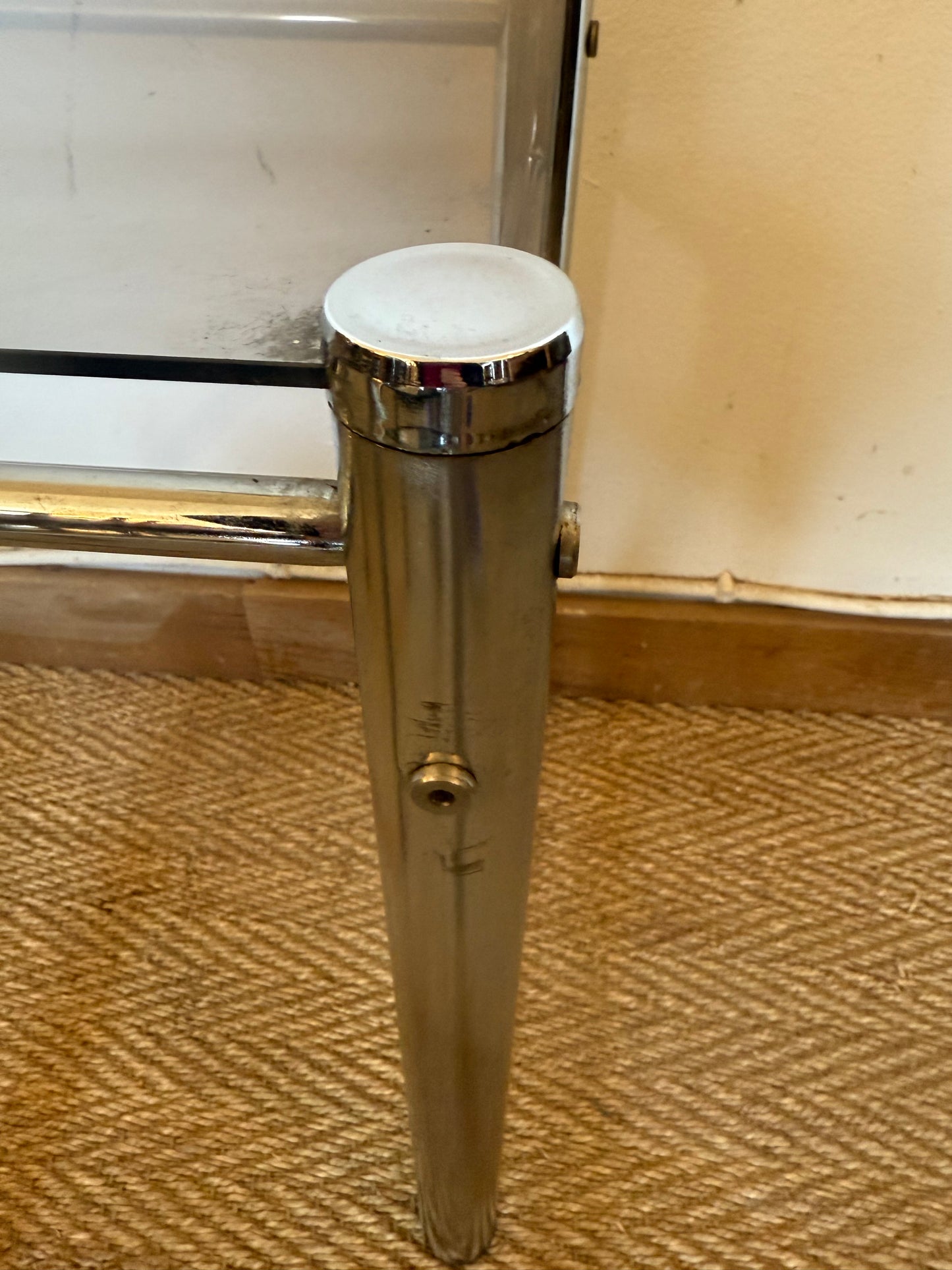 Duo de tables gigognes chrome et verre fumé