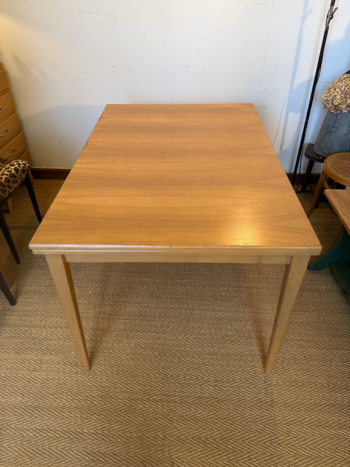 Table à rallonge extensible vintage pieds compas placage hêtre (6/10 pers)
