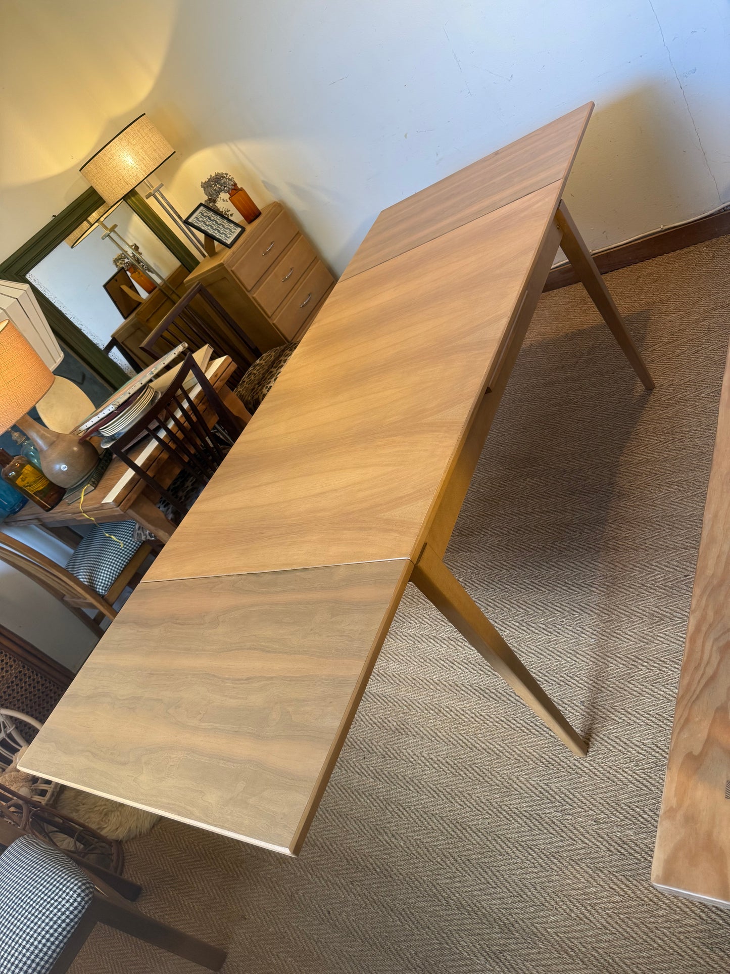 Table à rallonge extensible vintage pieds compas placage hêtre (6/10 pers)