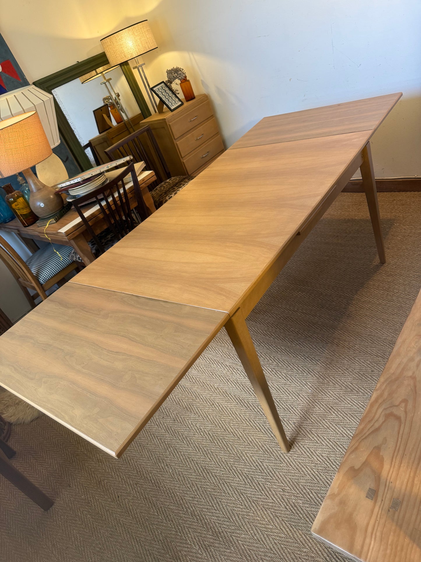 Table à rallonge extensible vintage pieds compas placage hêtre (6/10 pers)