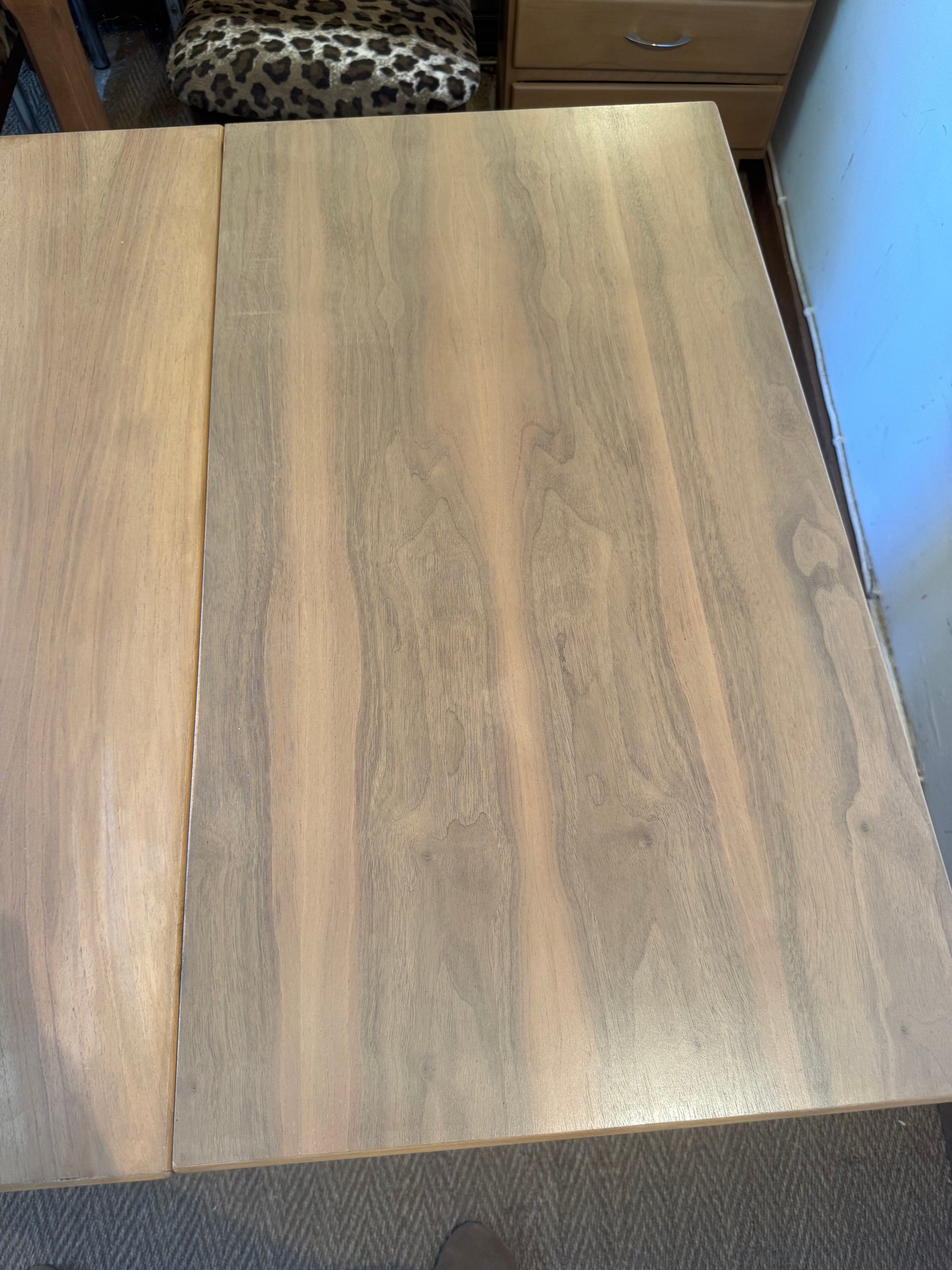 Table à rallonge extensible vintage pieds compas placage hêtre (6/10 pers)