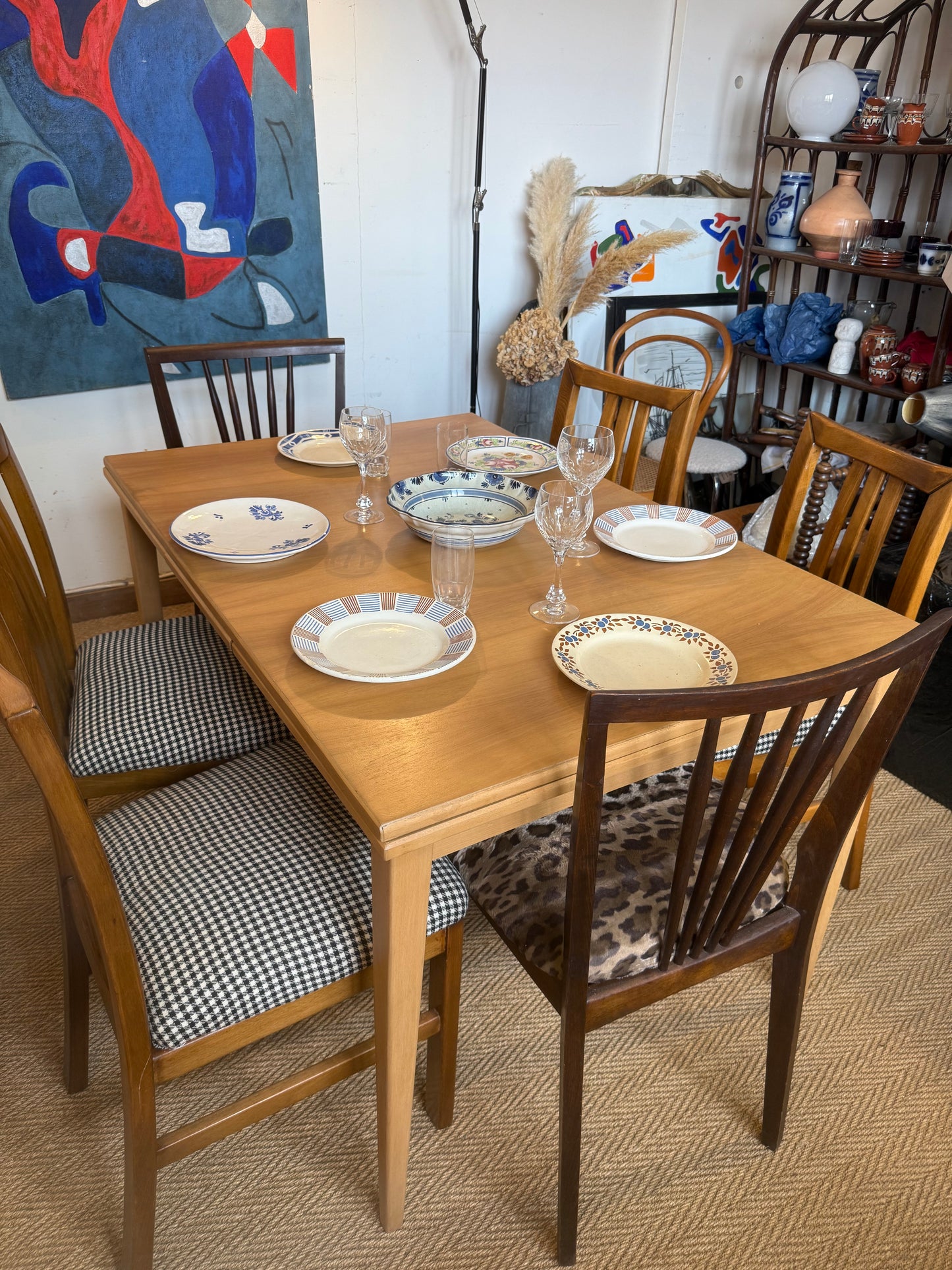 Table à rallonge extensible vintage pieds compas placage hêtre (6/10 pers)