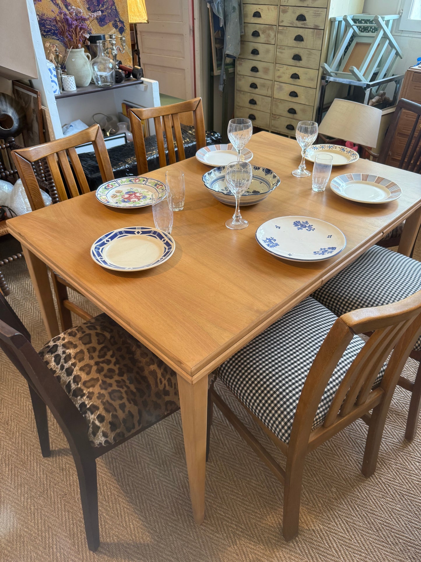 Table à rallonge extensible vintage pieds compas placage hêtre (6/10 pers)