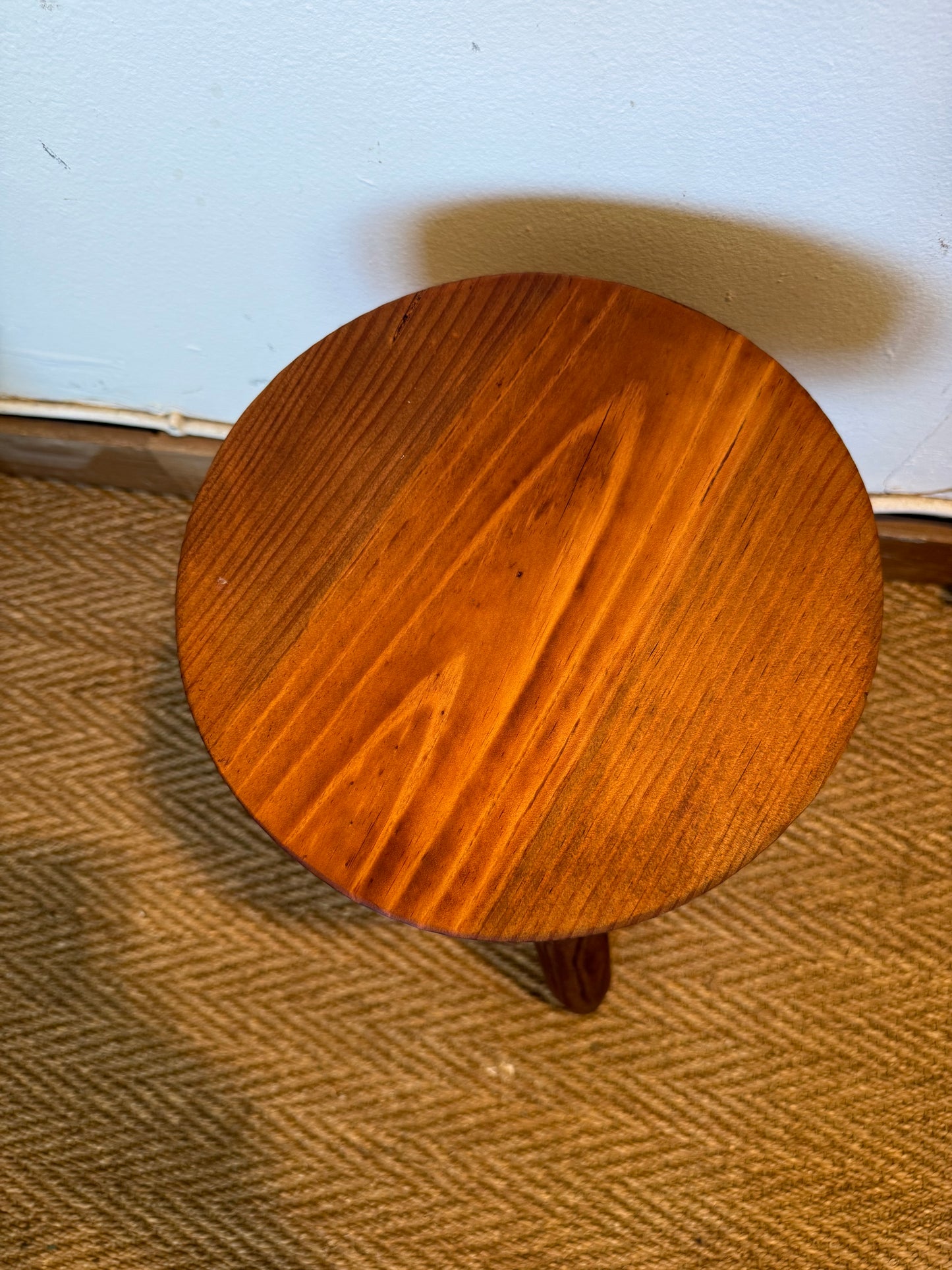 Tabouret en bois vintage de traite