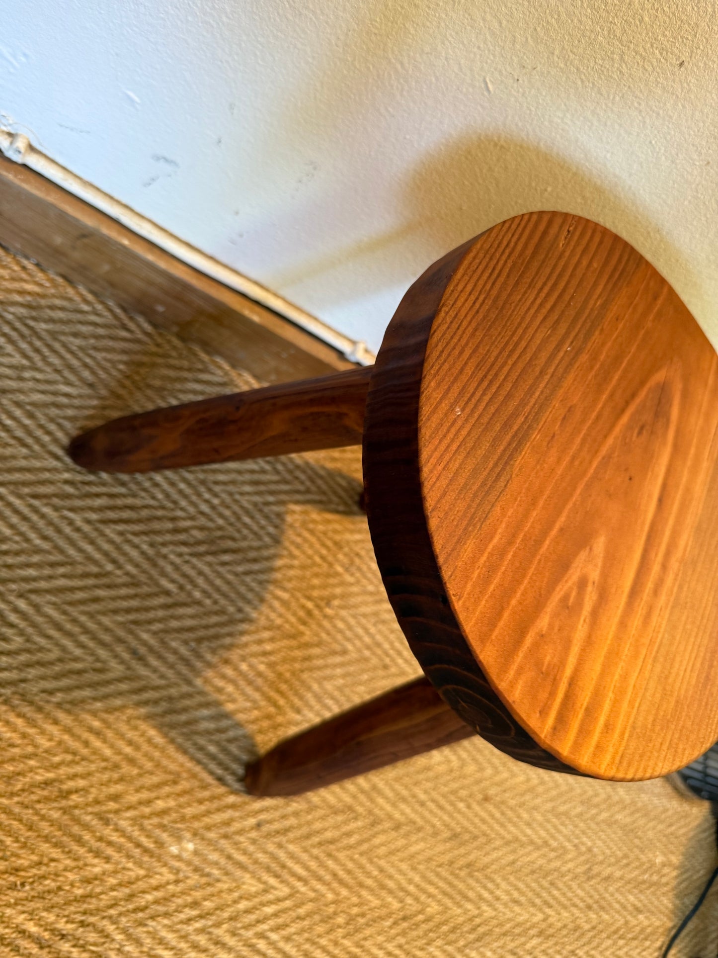 Tabouret en bois vintage de traite