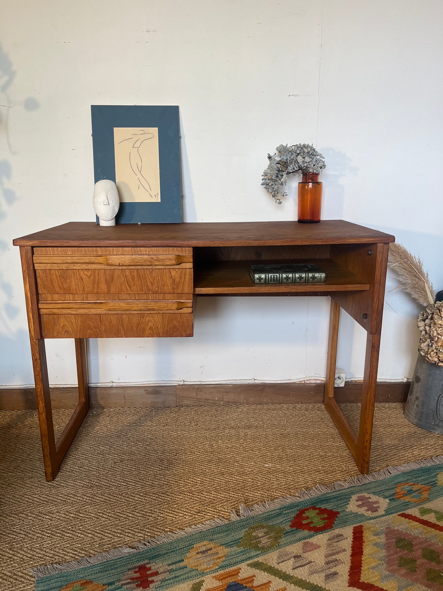 Bureau vintage pieds traineaux placage chêne