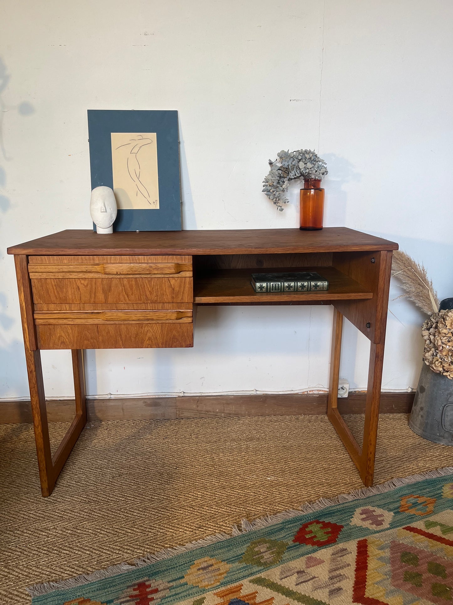 Bureau vintage pieds traineaux placage chêne