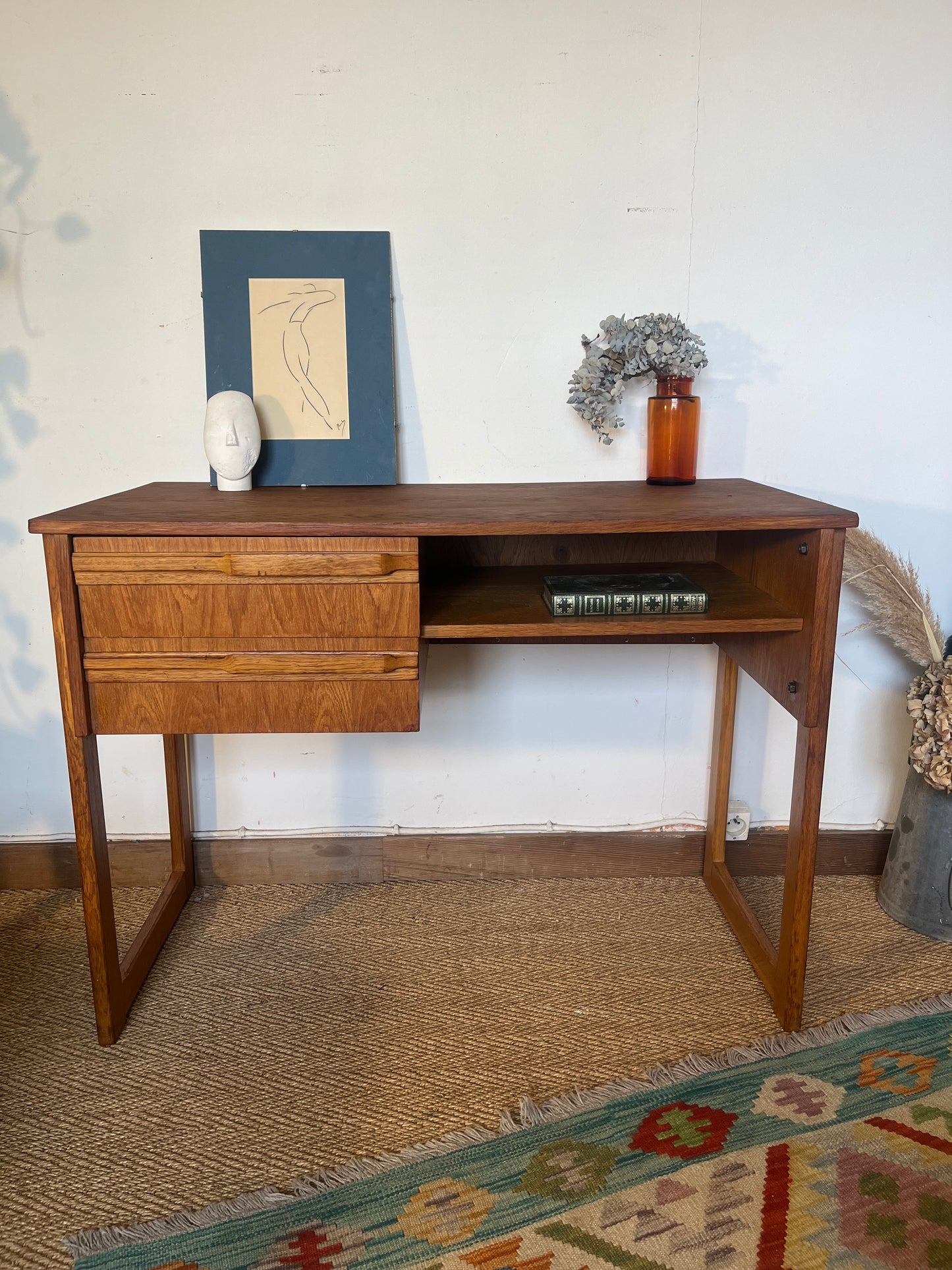 Bureau vintage pieds traineaux placage chêne