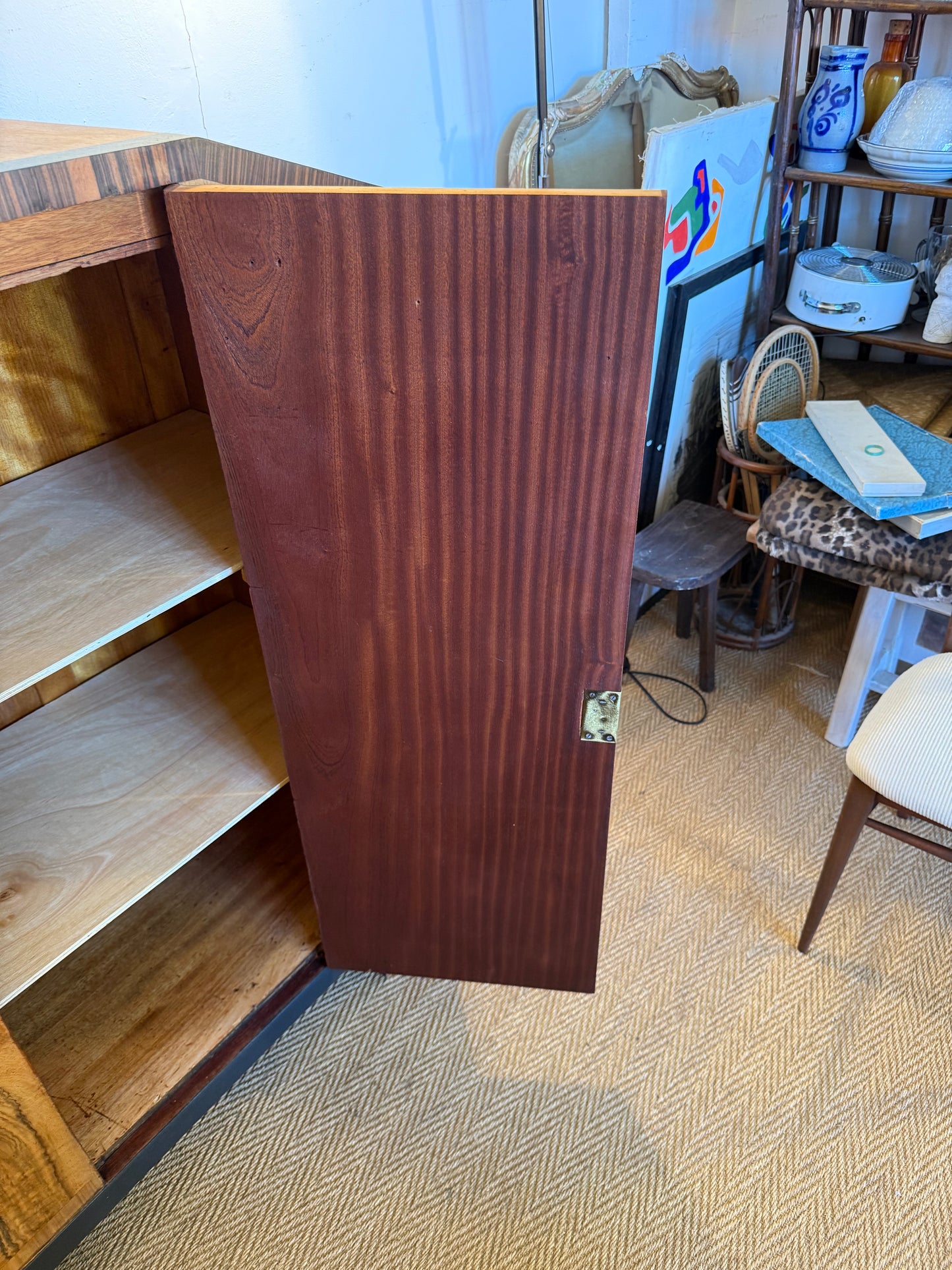 Meuble de rangement vintage art déco (vaisselier, armoire) en ronce de noyer