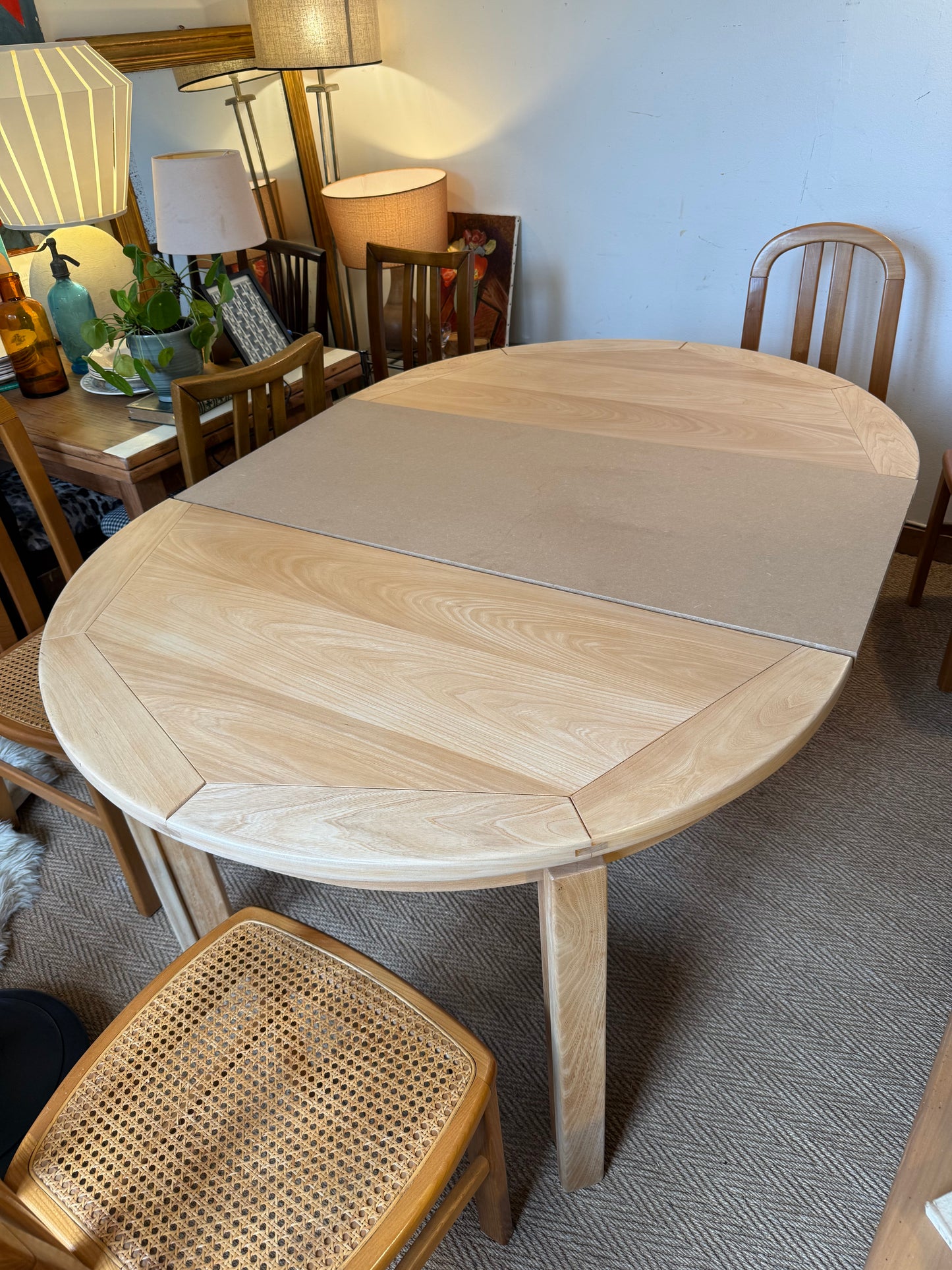 Table de salle à manger extensible en orme Maison Regain