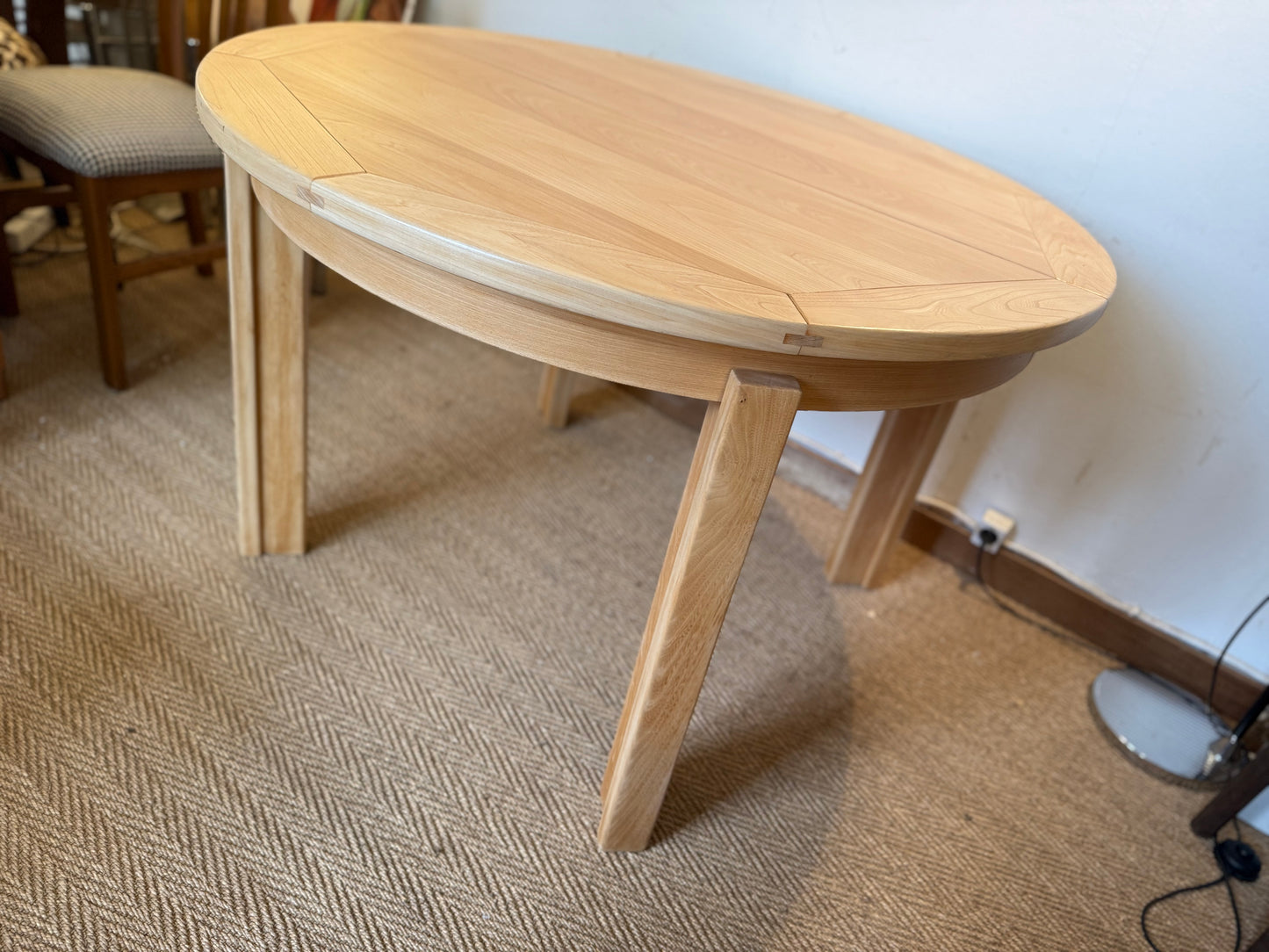 Table de salle à manger extensible en orme Maison Regain