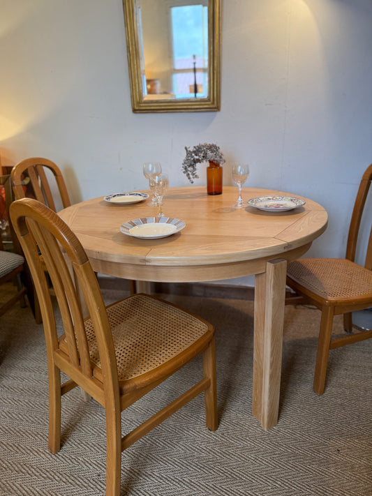 Table de salle à manger extensible en orme Maison Regain